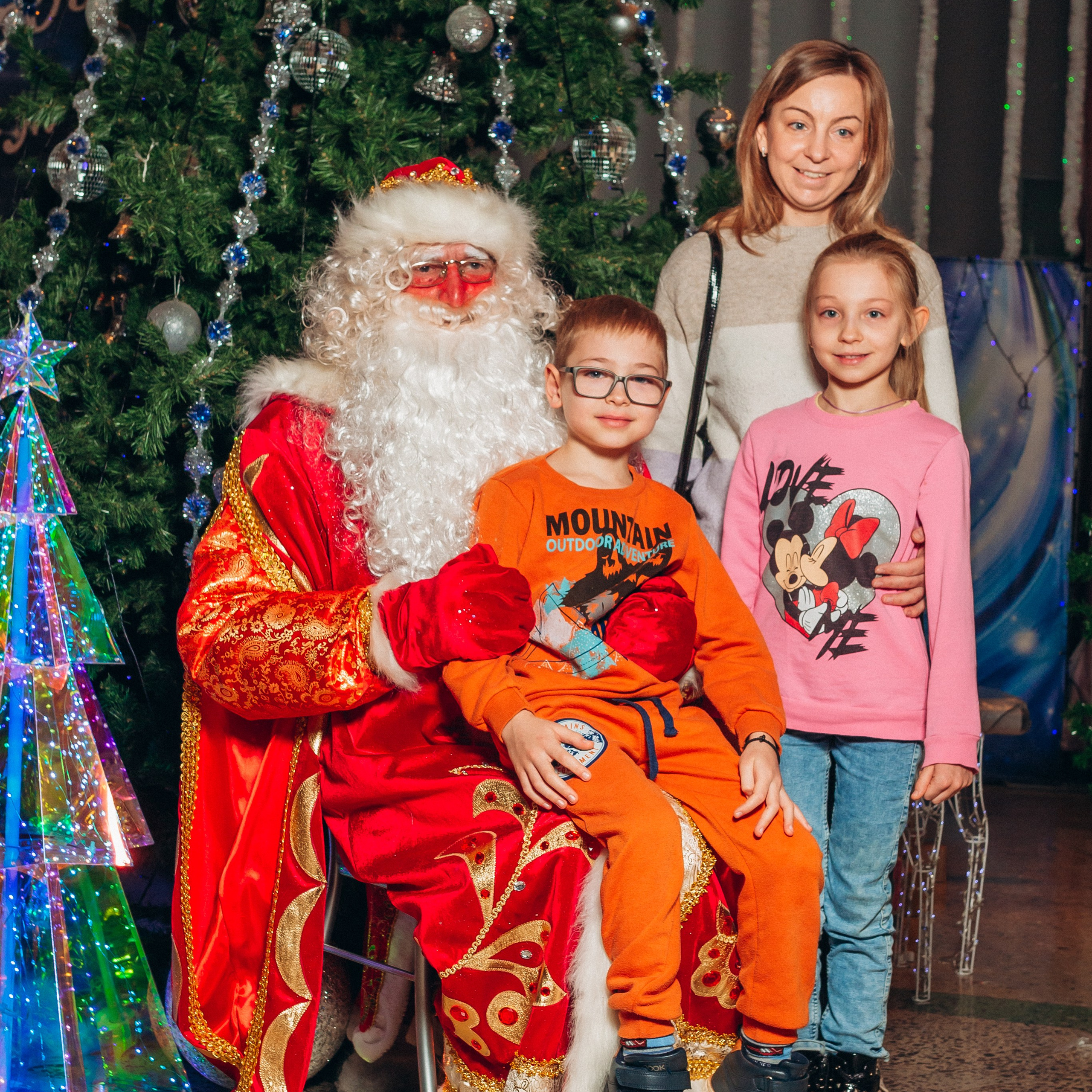 Новогодние чудеса с БЕТСИТИ: Подарки, улыбки и волшебство!