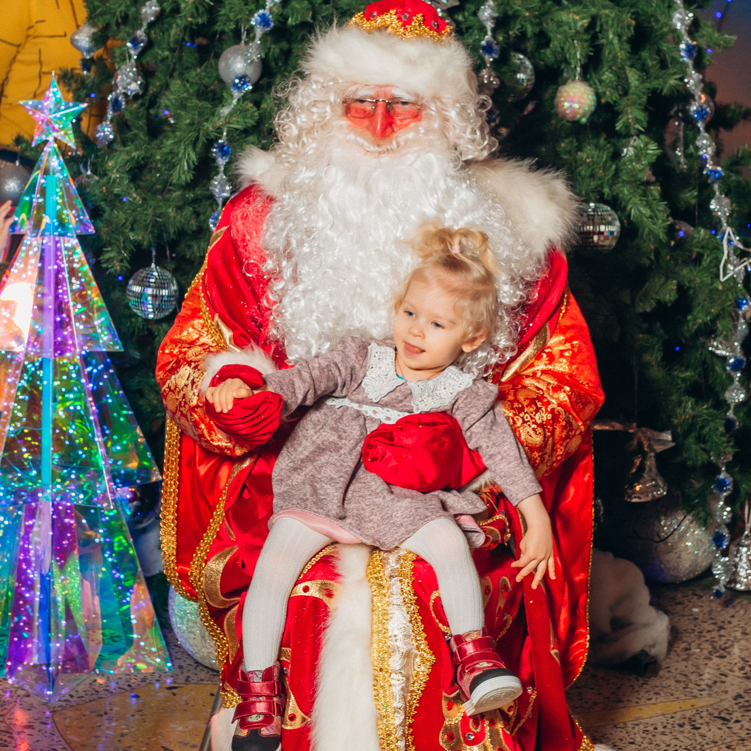 Новогодние чудеса с БЕТСИТИ: Подарки, улыбки и волшебство!