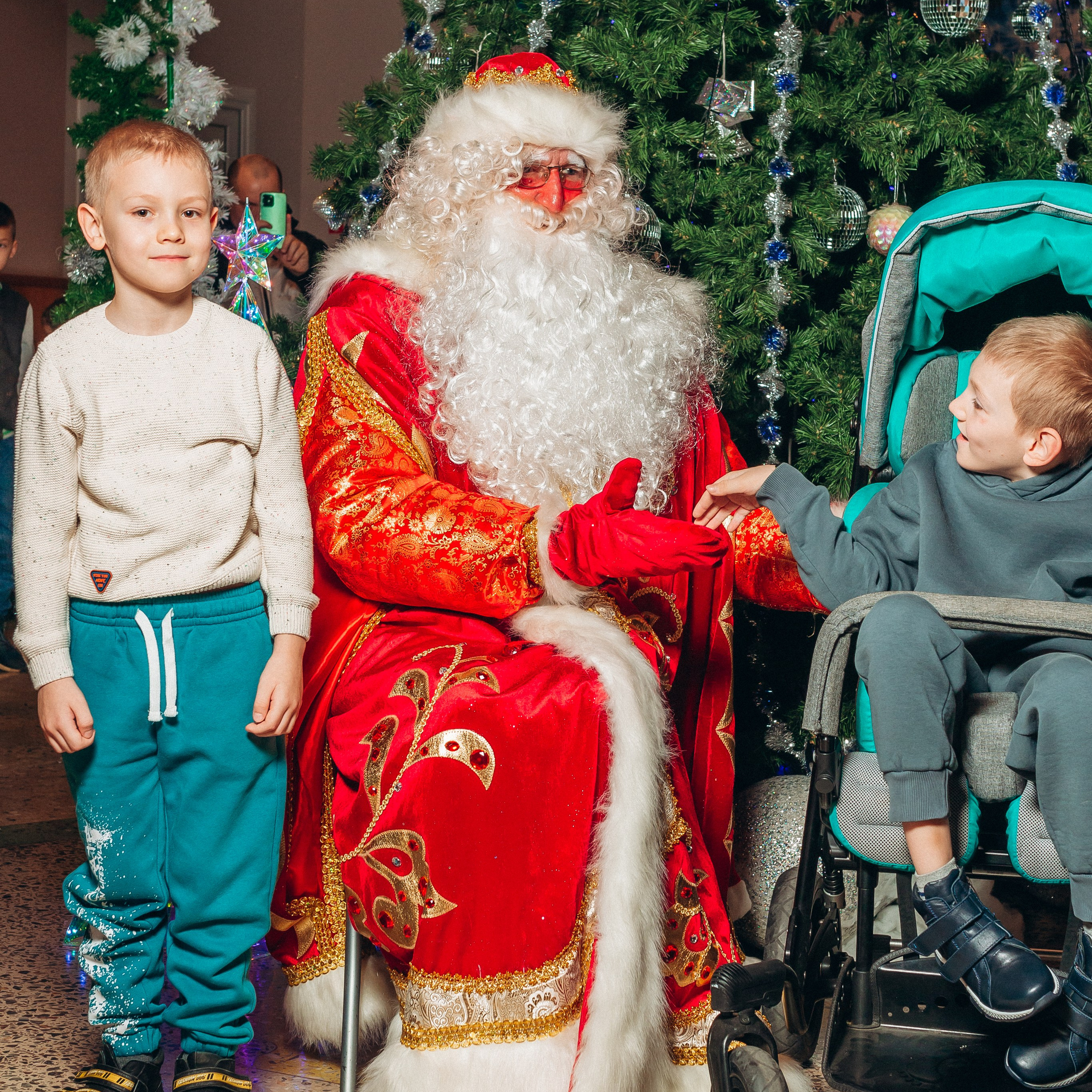 Новогодние чудеса с БЕТСИТИ: Подарки, улыбки и волшебство!