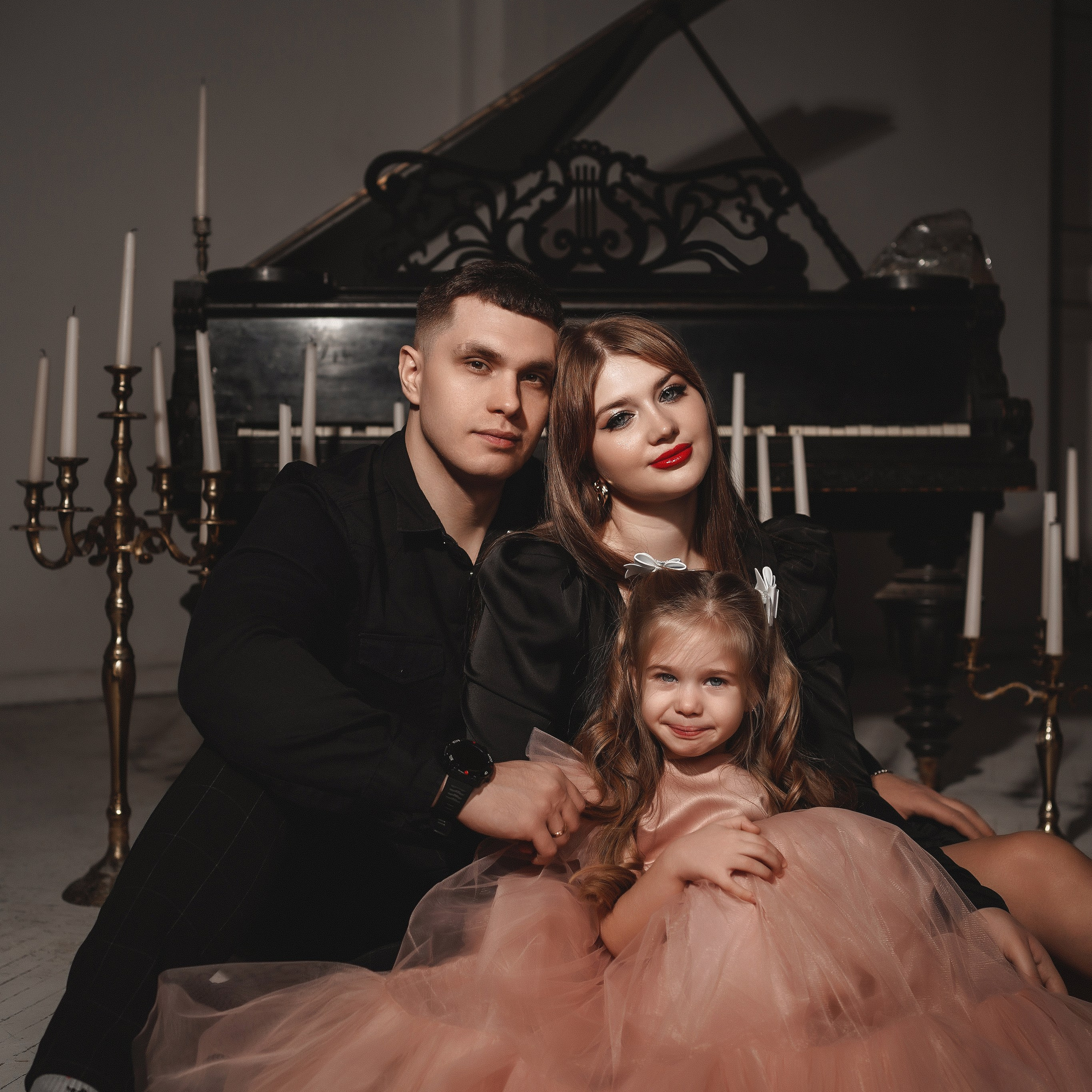 Семейная фотосессия в&nbsp;фотостудии MOX. Фотограф Ростов-на-Дону