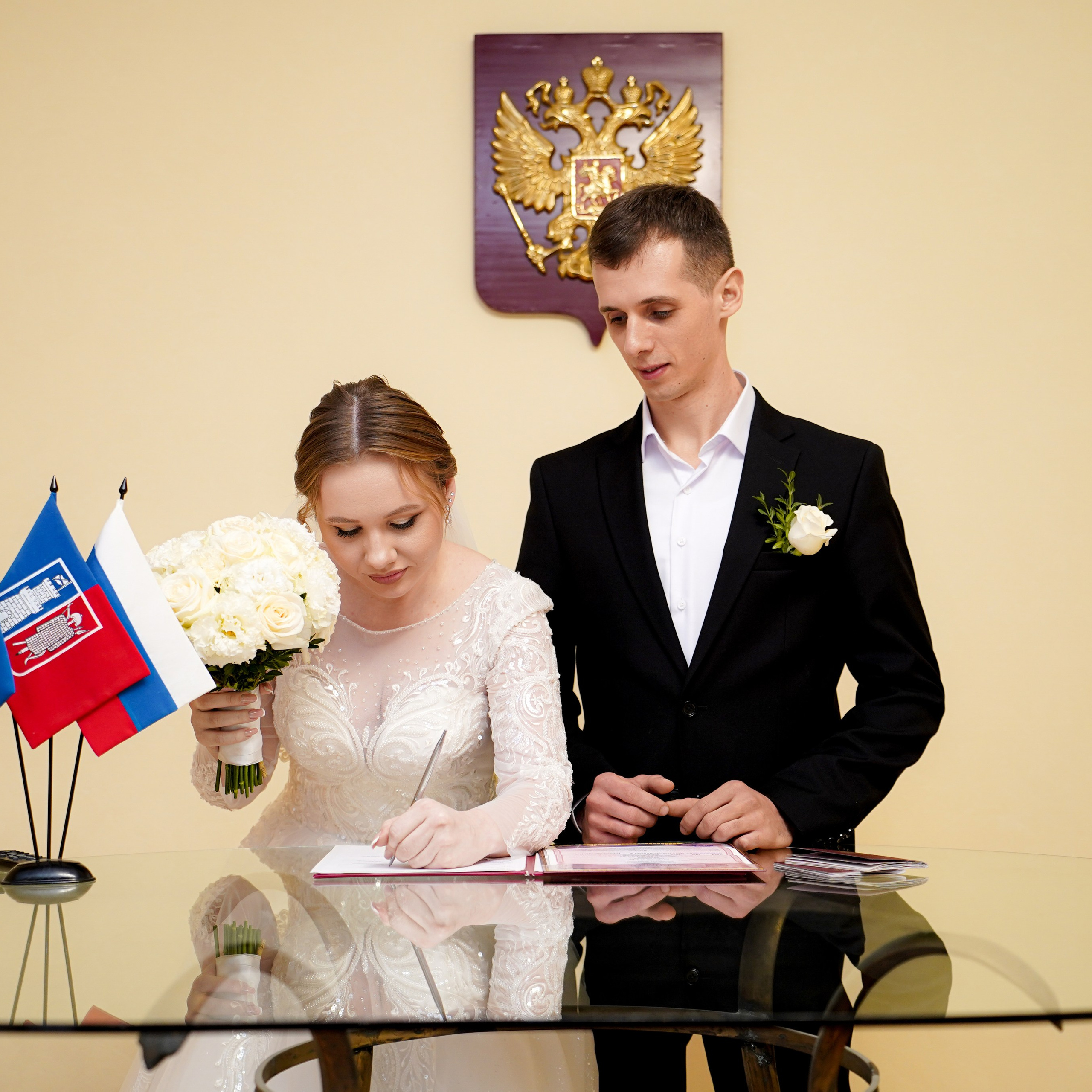 Свадебная фотосессия в ЗАГСе на Западном