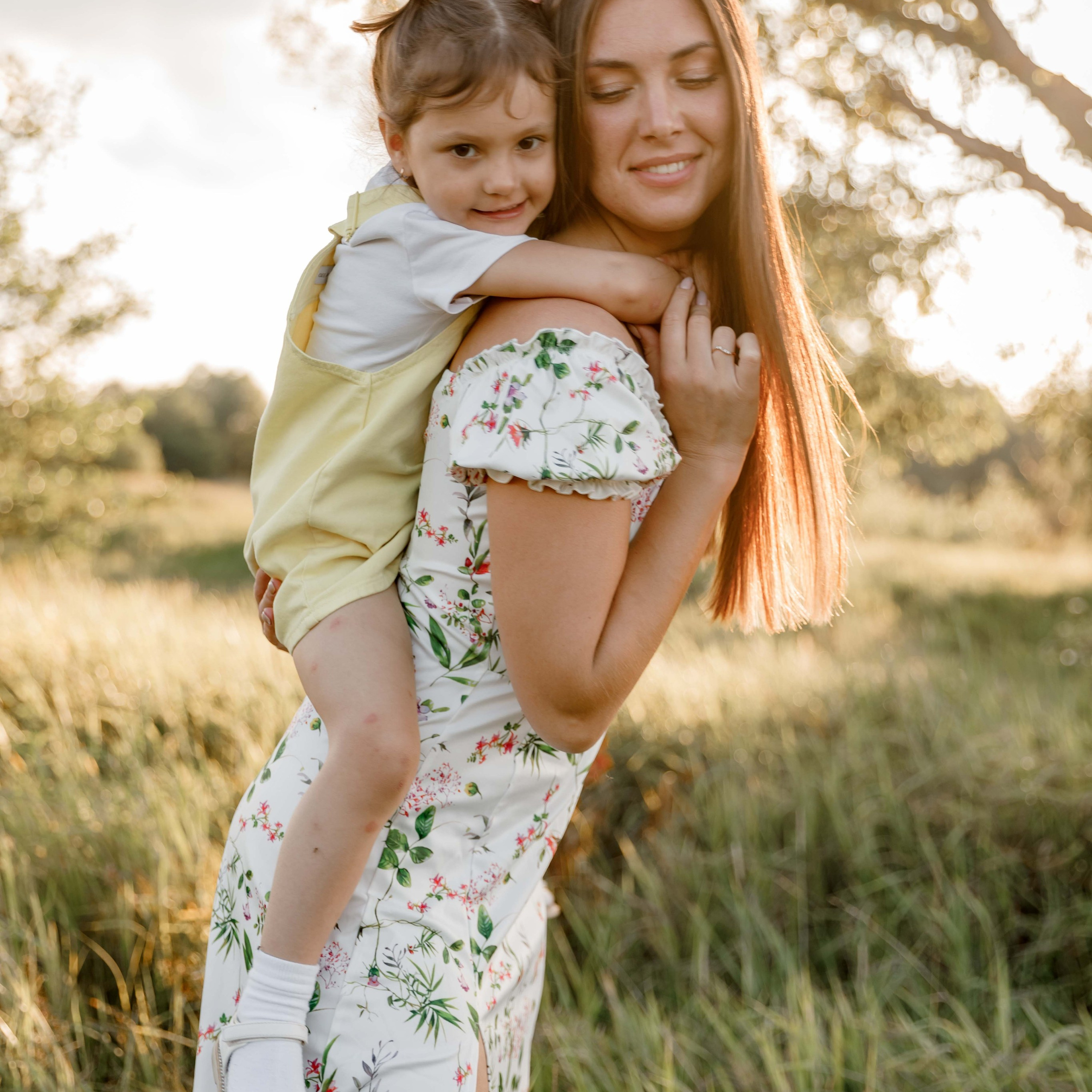 Ира с дочкой