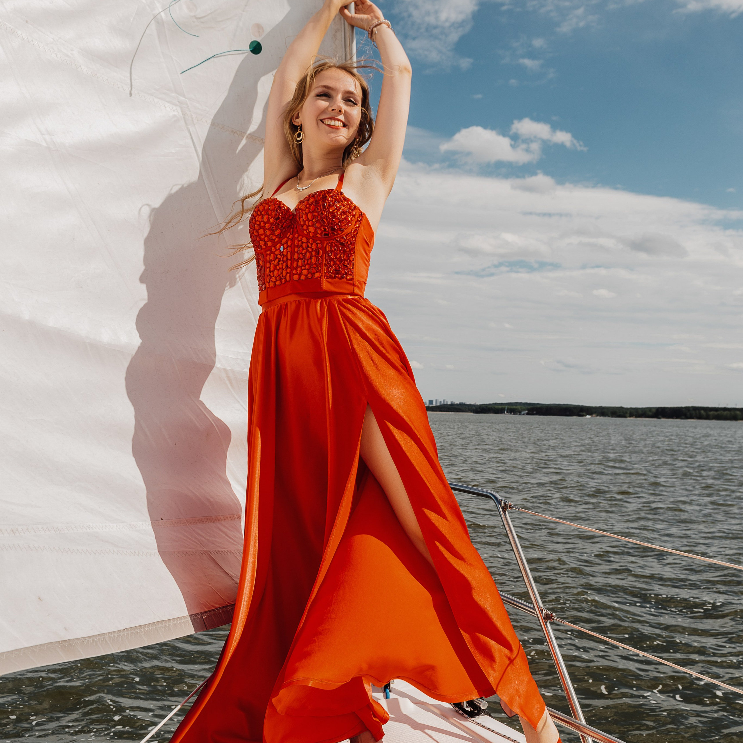 Девушка в красном. Фотограф в Минске