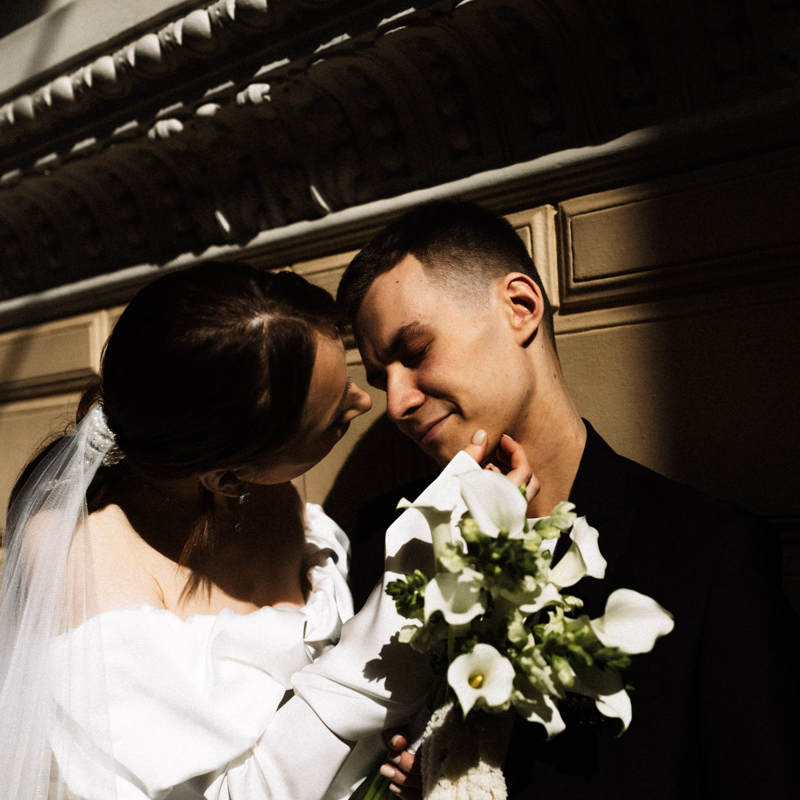 O & E