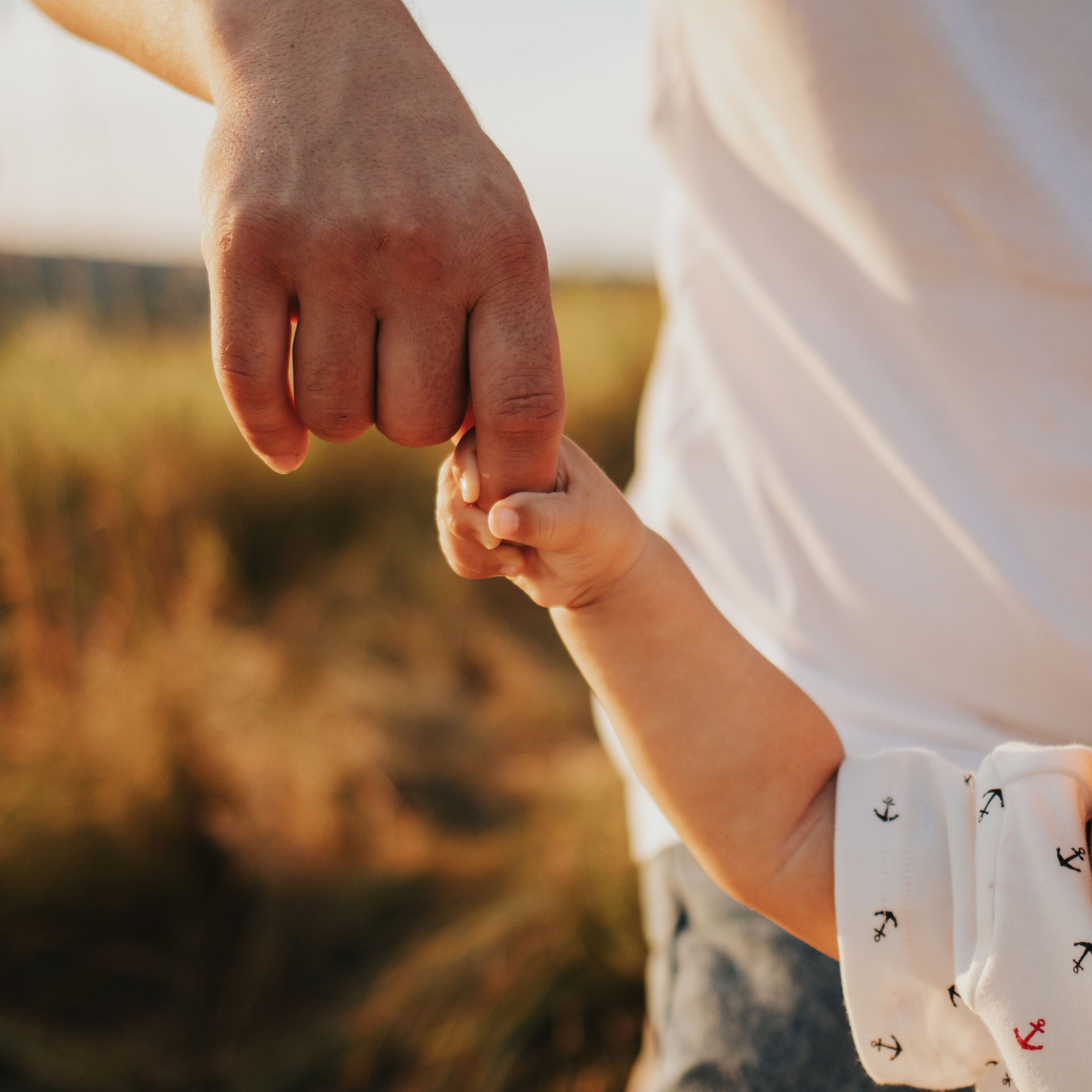 Через прикосновения