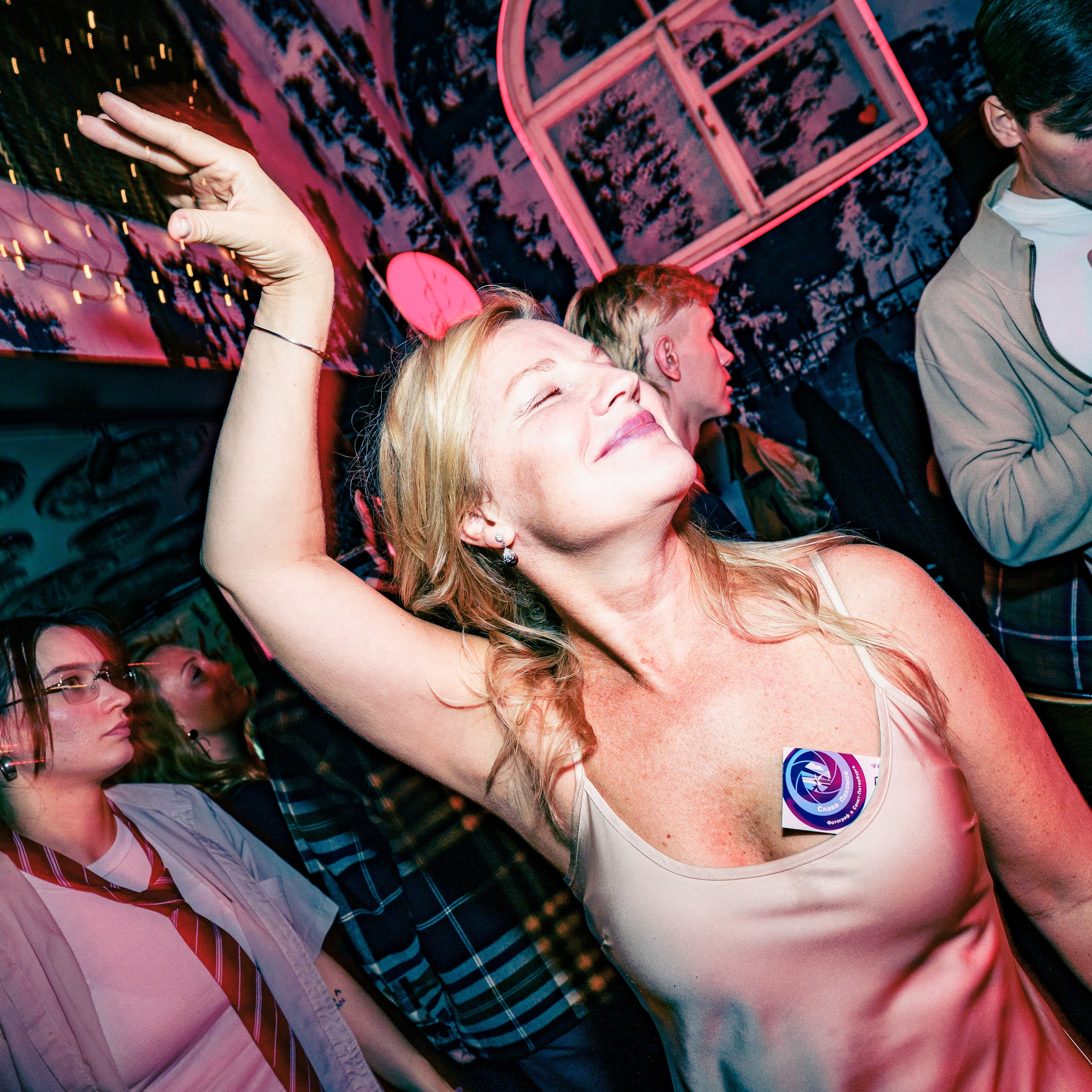 Бар разбитых сердец — 10/12 DJ's