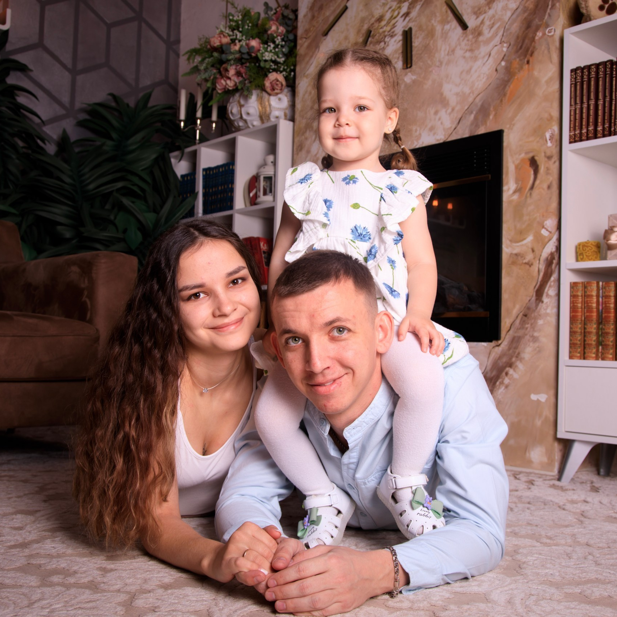 Подарочный сертификат на фотосессию в Краснодаре для беременных «Буду мамой» от фотостудии «FOTOGEN». Интерьерная фотостудия FOTOGEN г. Краснодар