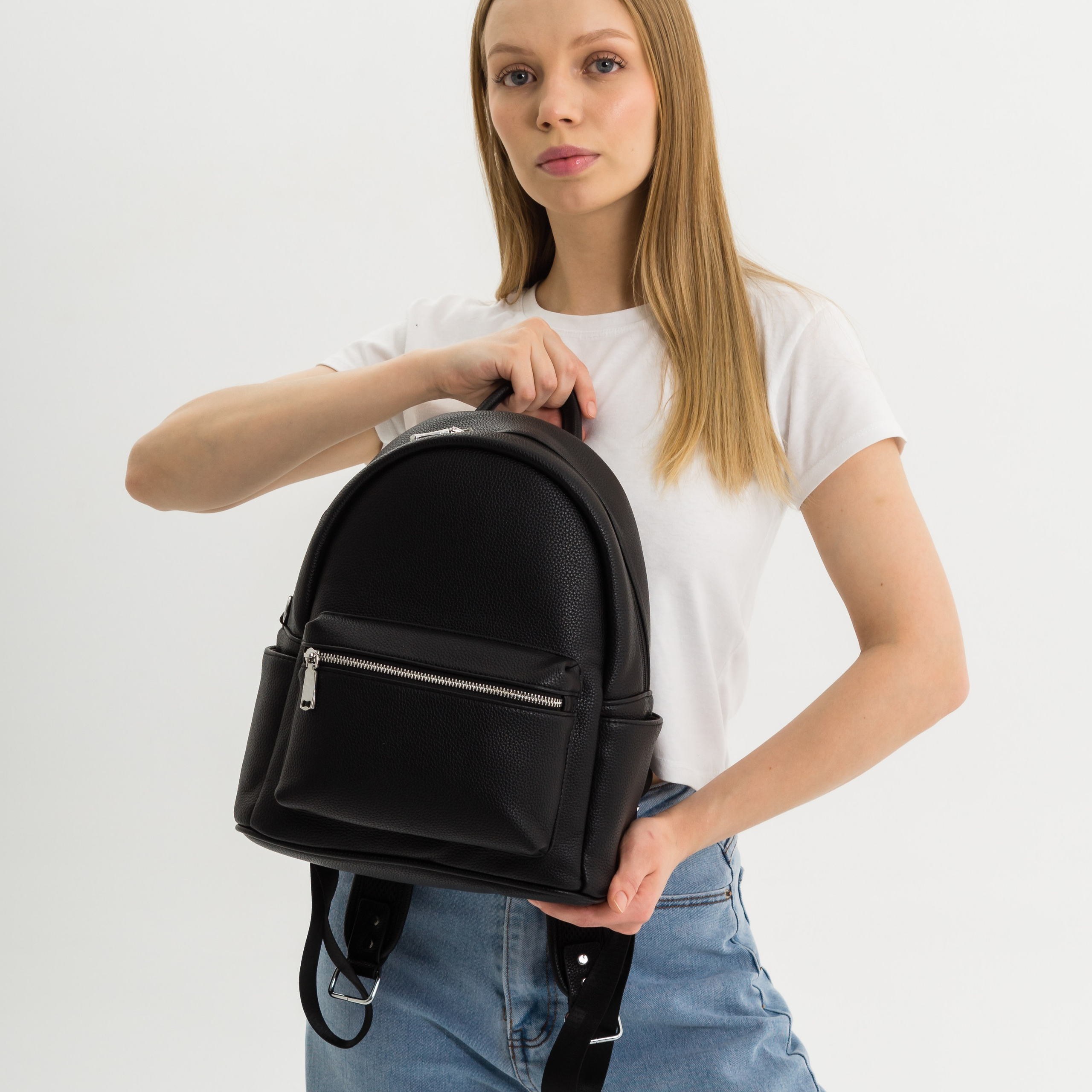 Съемка женского рюкзака для валберис