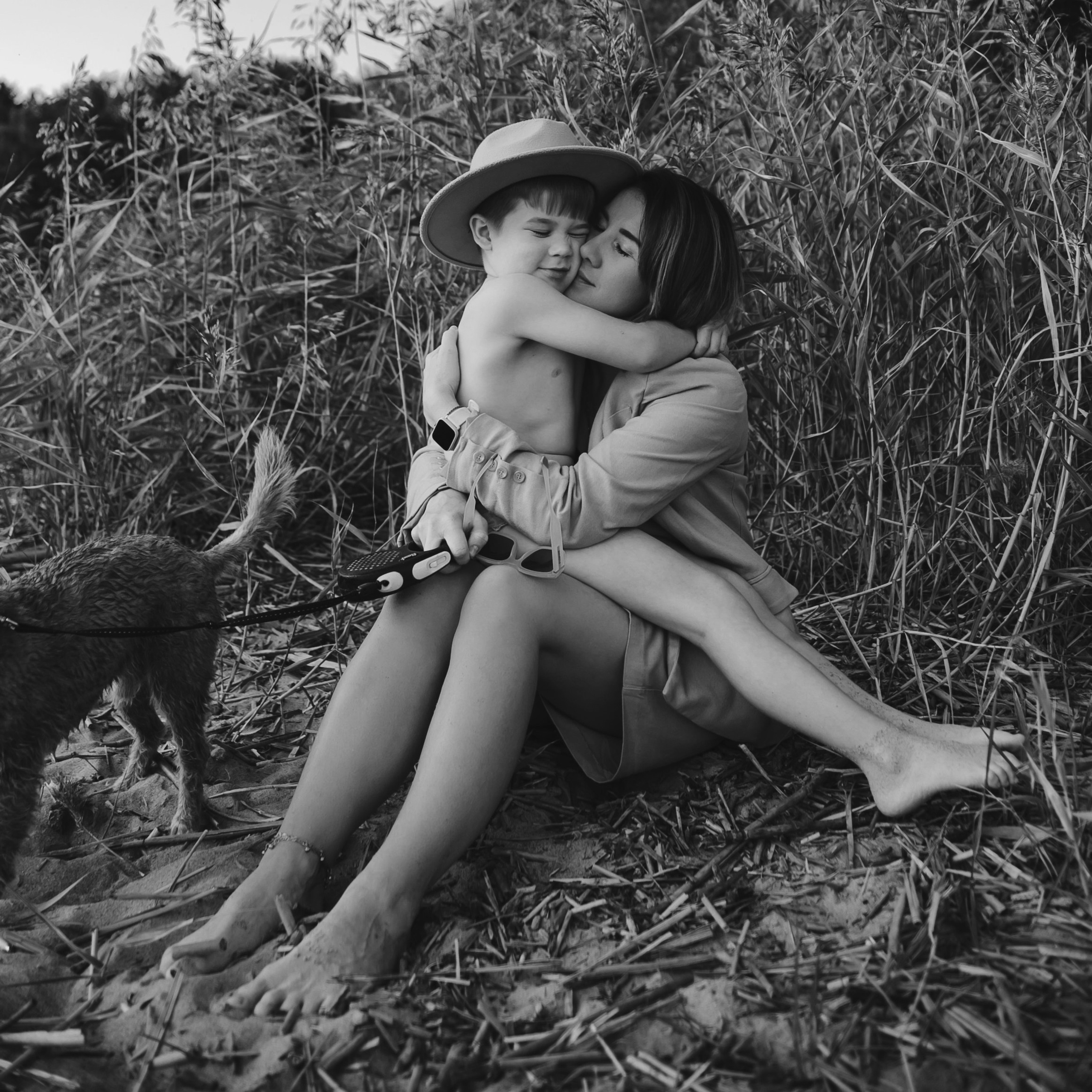 Семейная прогулка с собакой