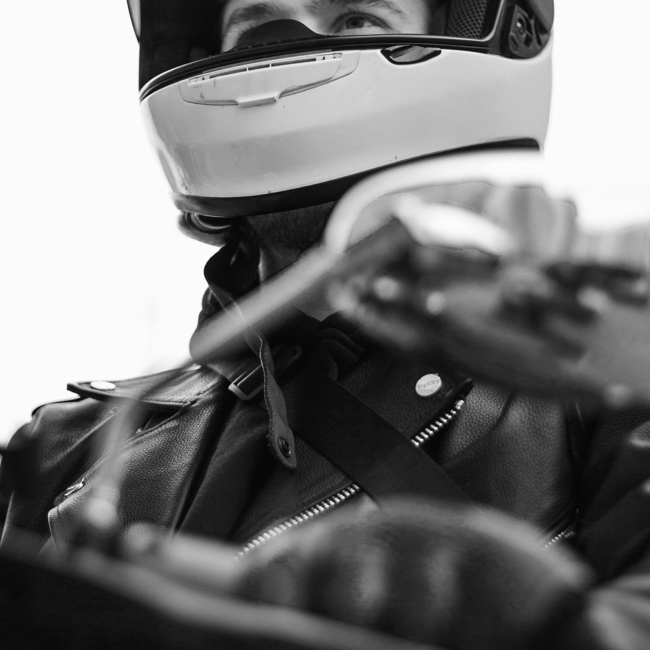 Мужчина и&nbsp;мотоцикл