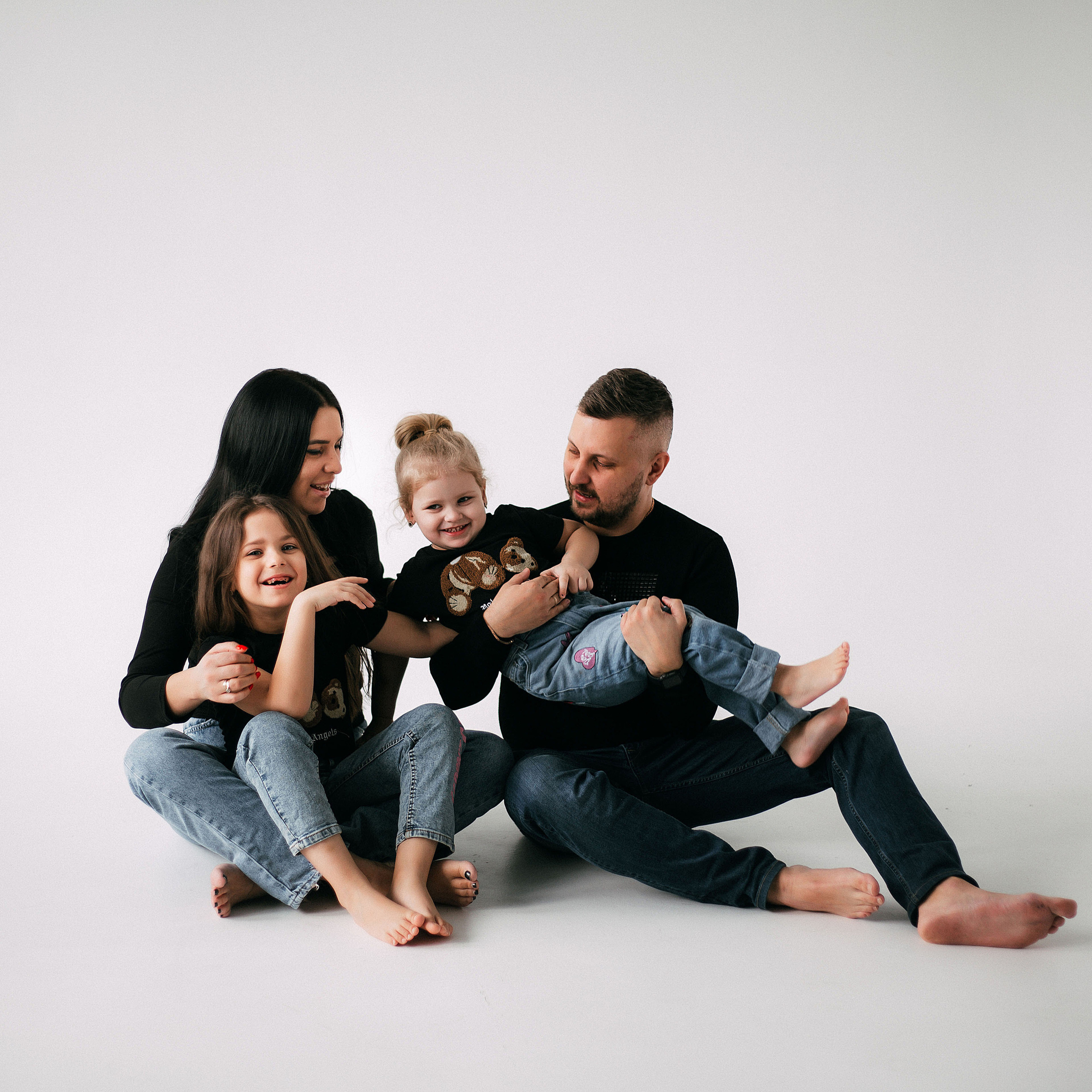 Вика, Антон, Ника, Еся