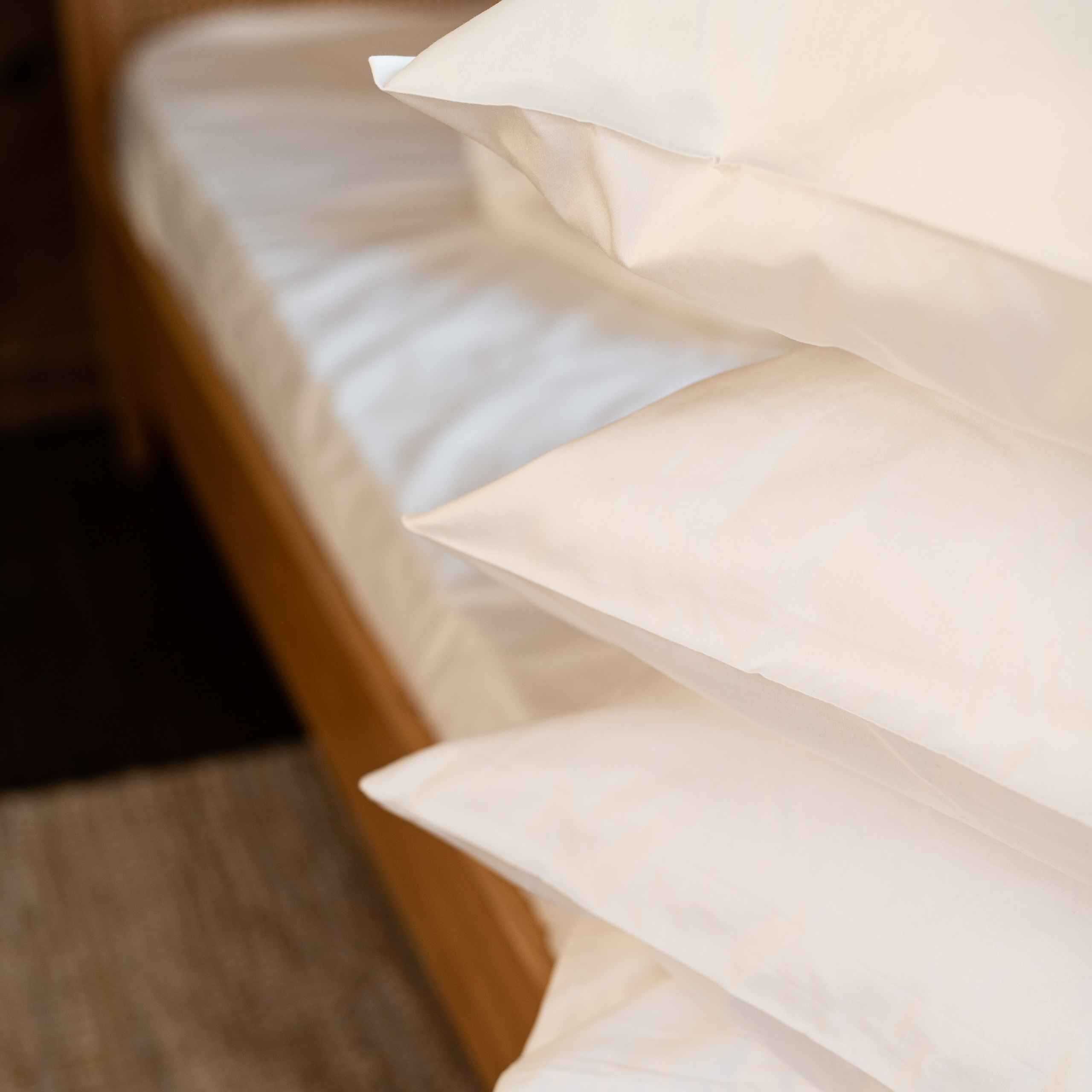 Профессиональная съемка с акцентом на внимание к деталям и качеству швов.