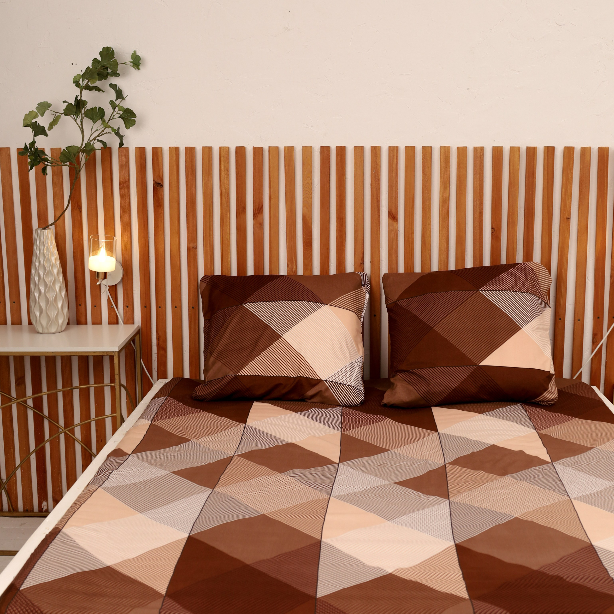 Съемка постельного белья с акцентом на комфорт и стиль в интерьере.