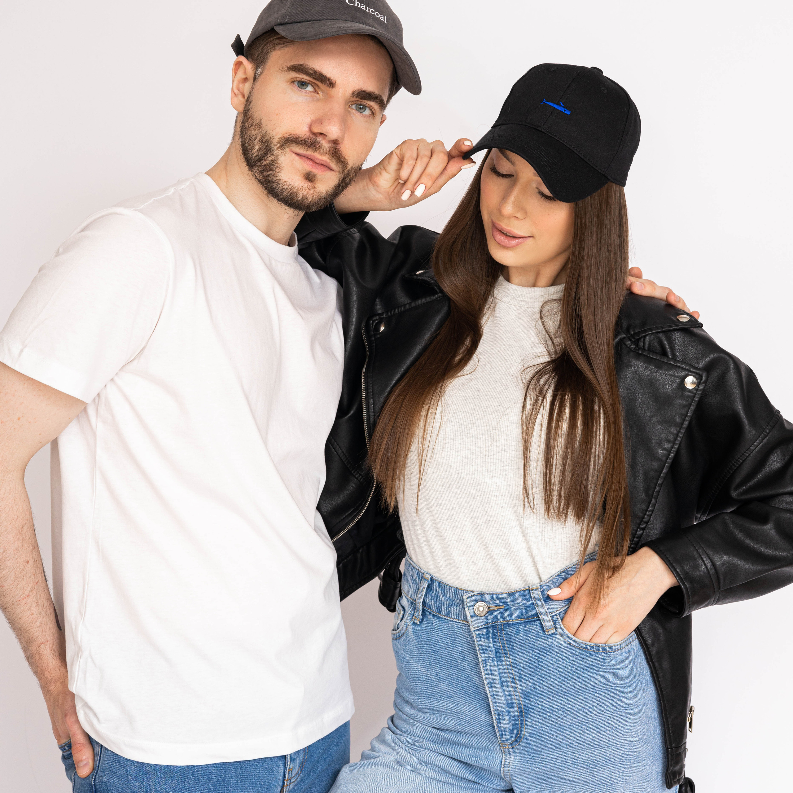 Предметное фото головных уборов - комфорт и стиль для вашего удобства.