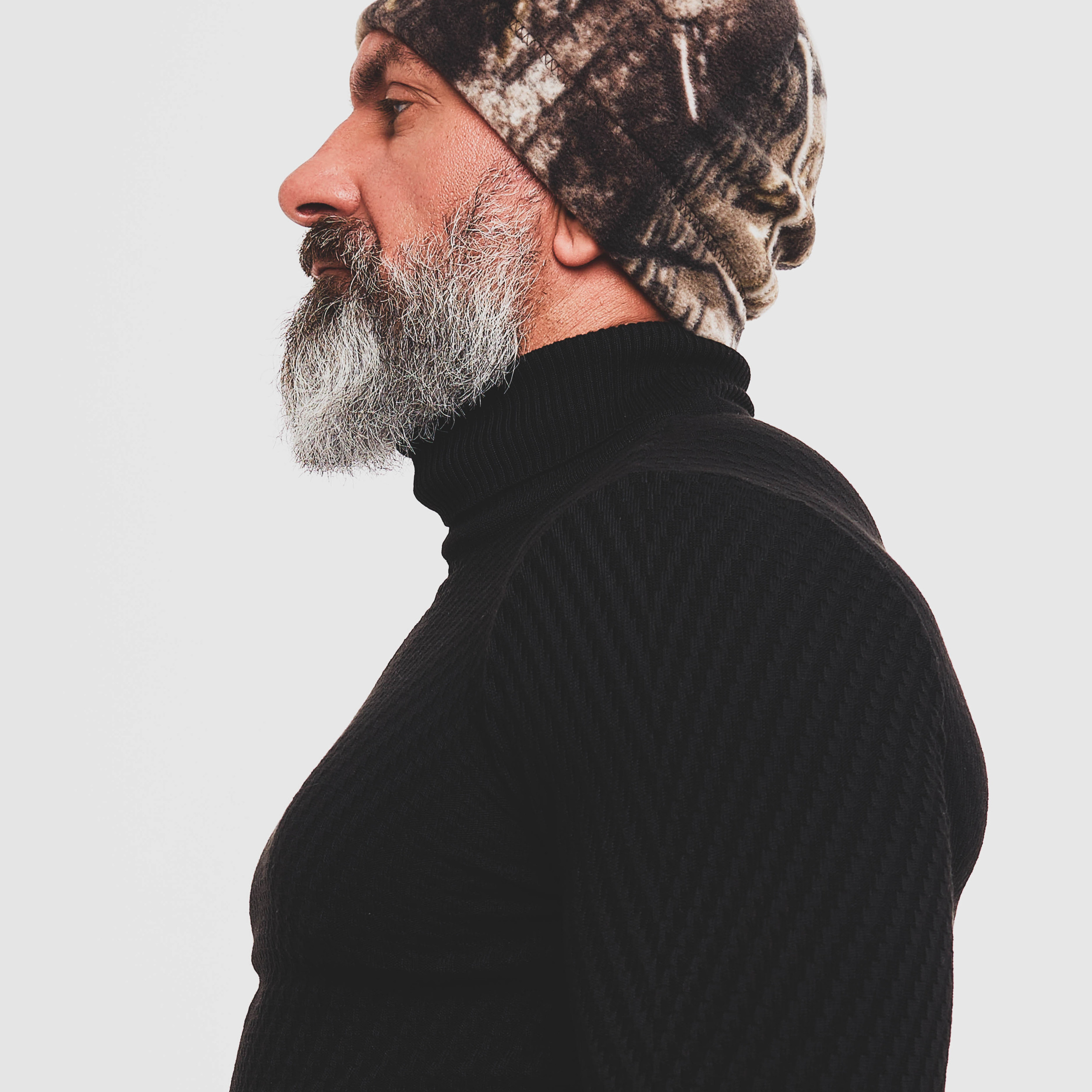 Предметное фото головных уборов - элегантность и удобство в каждом изделии.