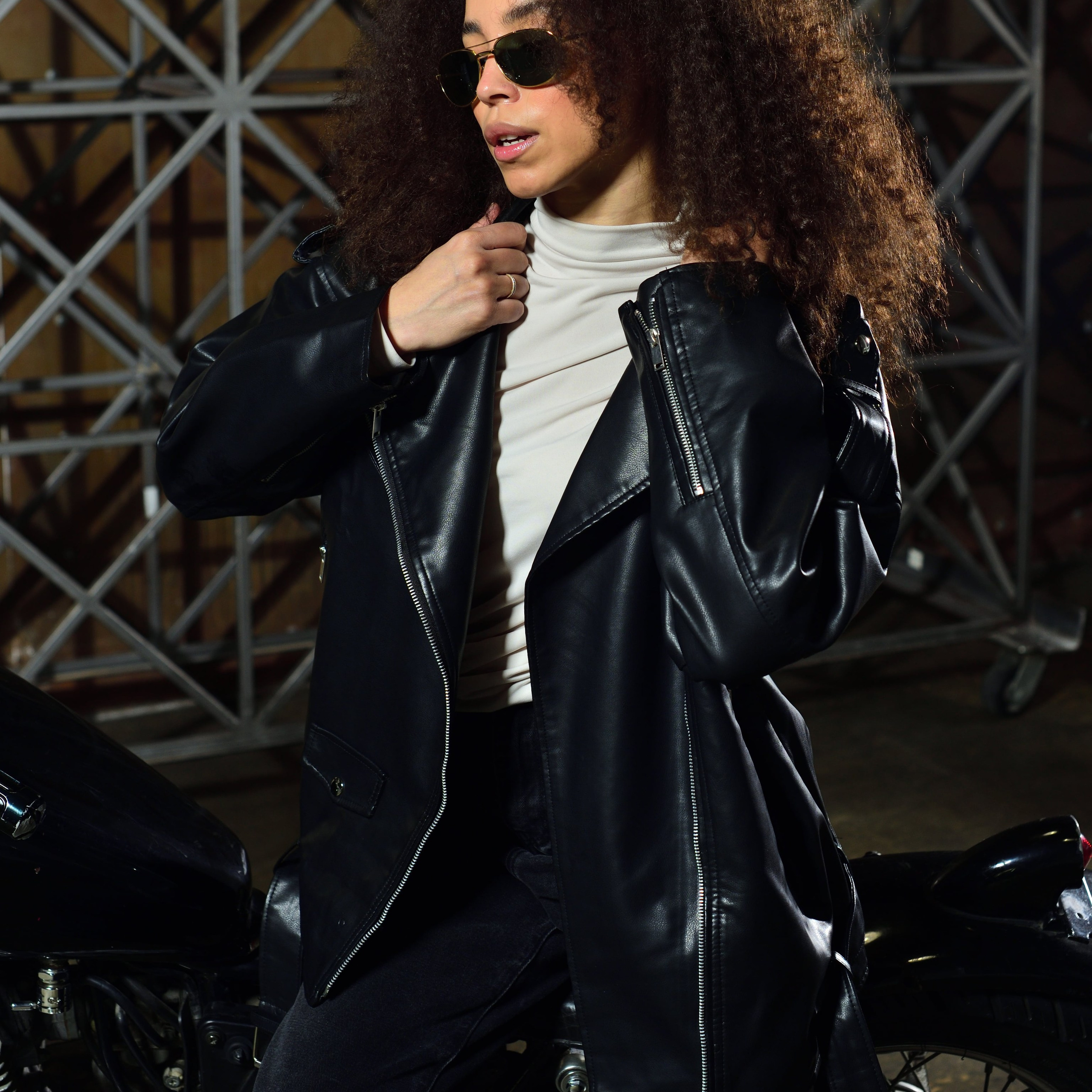 Женская одежда-предметная съемка для маркетплейсов old | Sale Easy