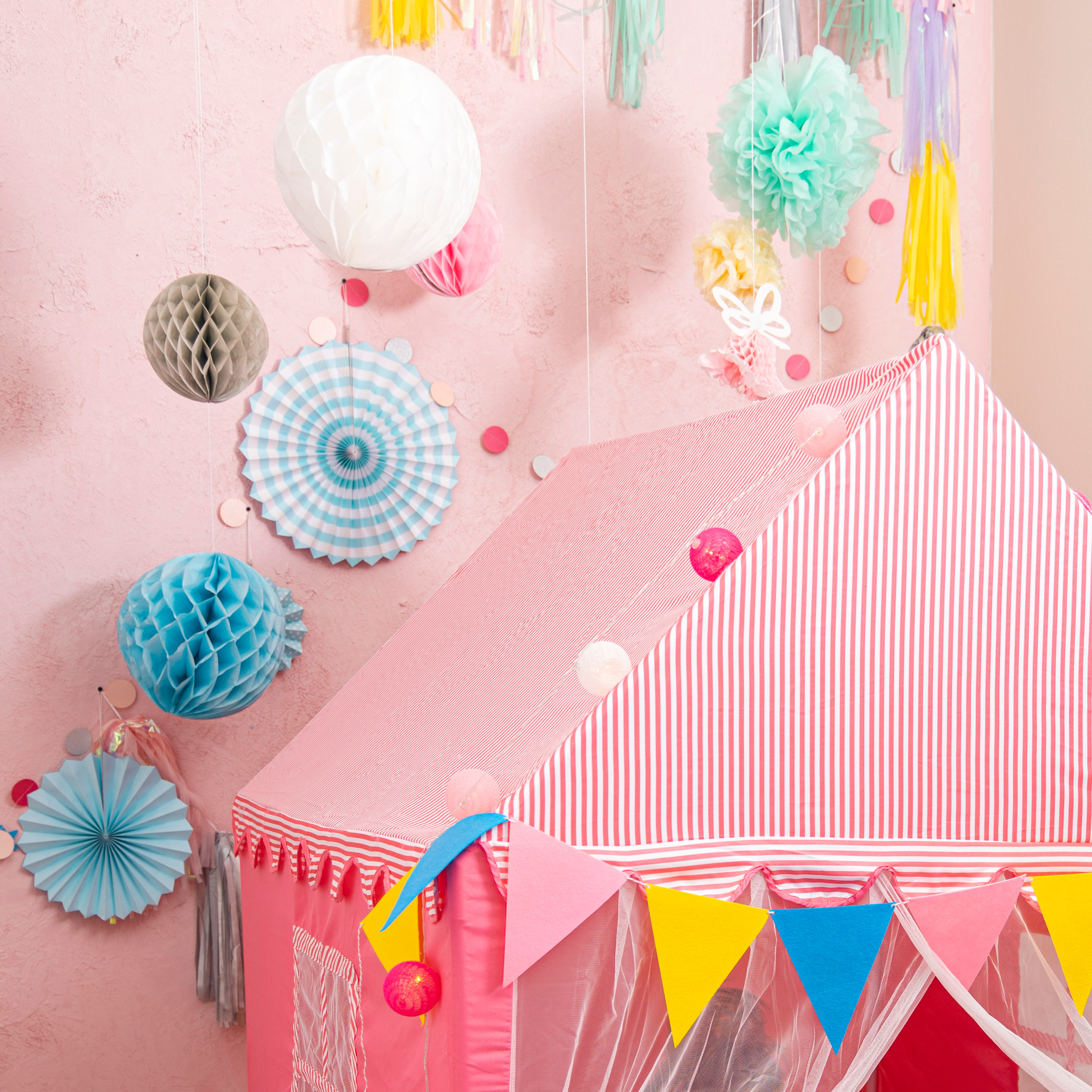 Предметное фото детских товаров - товары, которые помогают развивать моторику, координацию и умственные способности вашего ребенка.