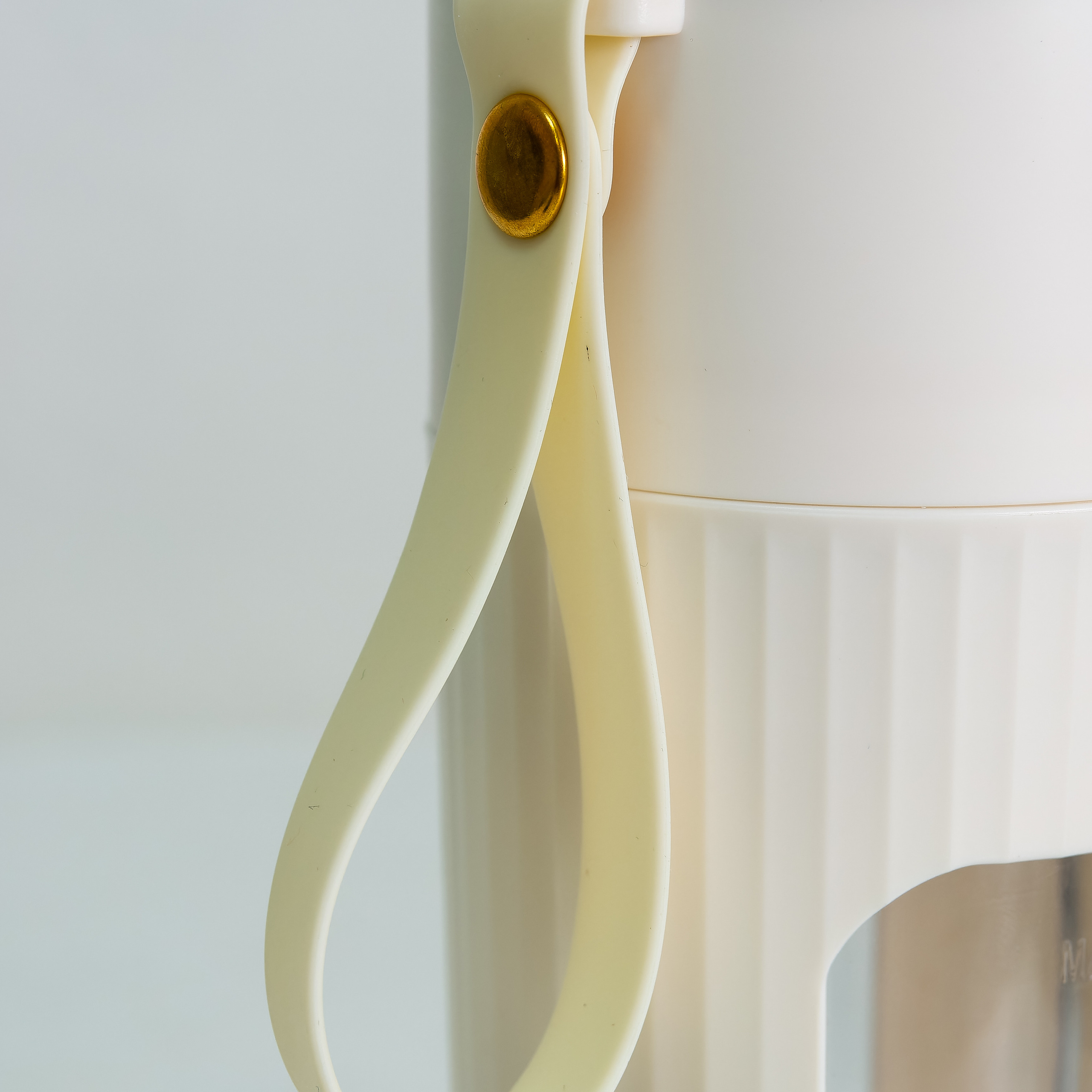 Предметное фото - стильные и удобные посудные наборы для дома.