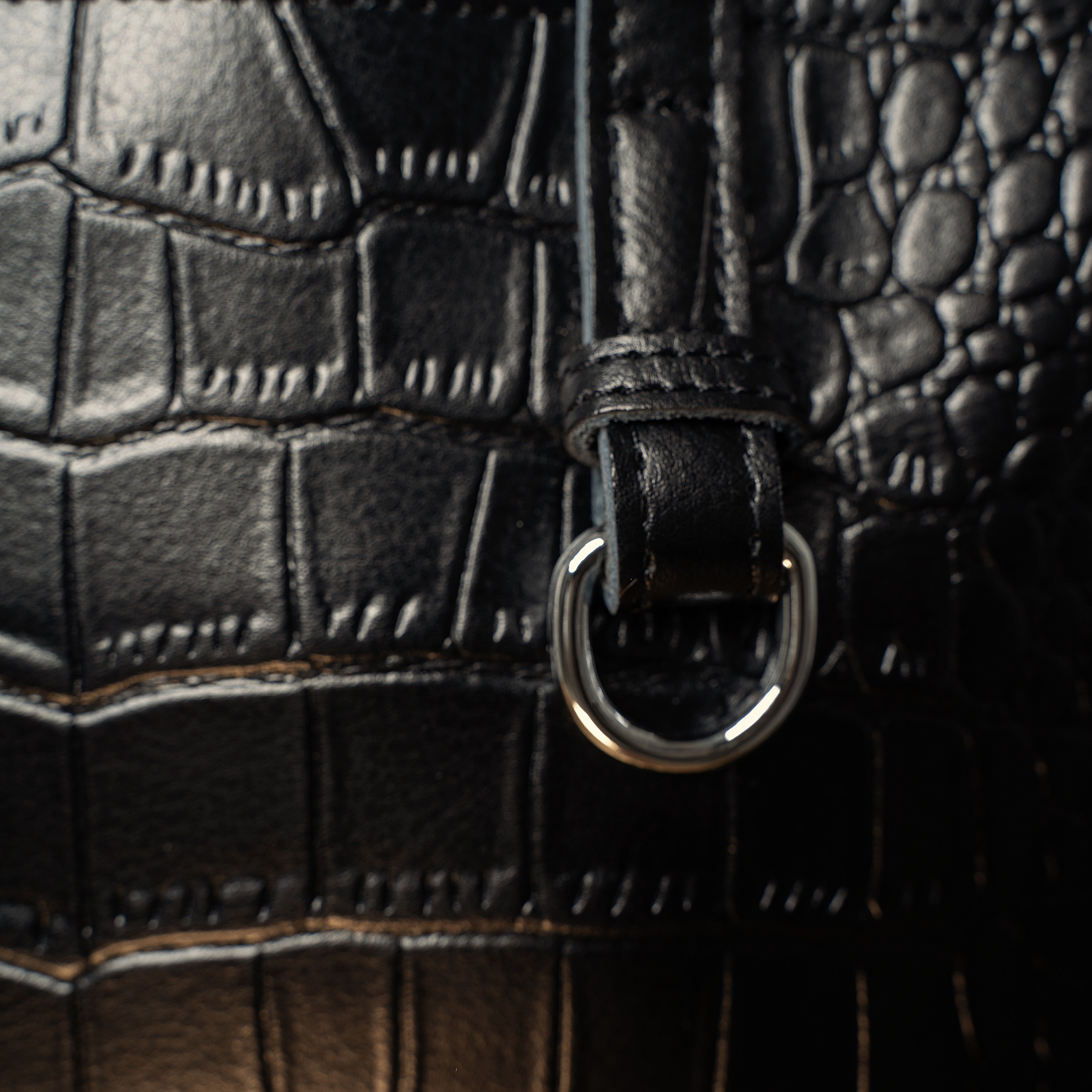 Предметное фото сумок - практичные и элегантные модели.