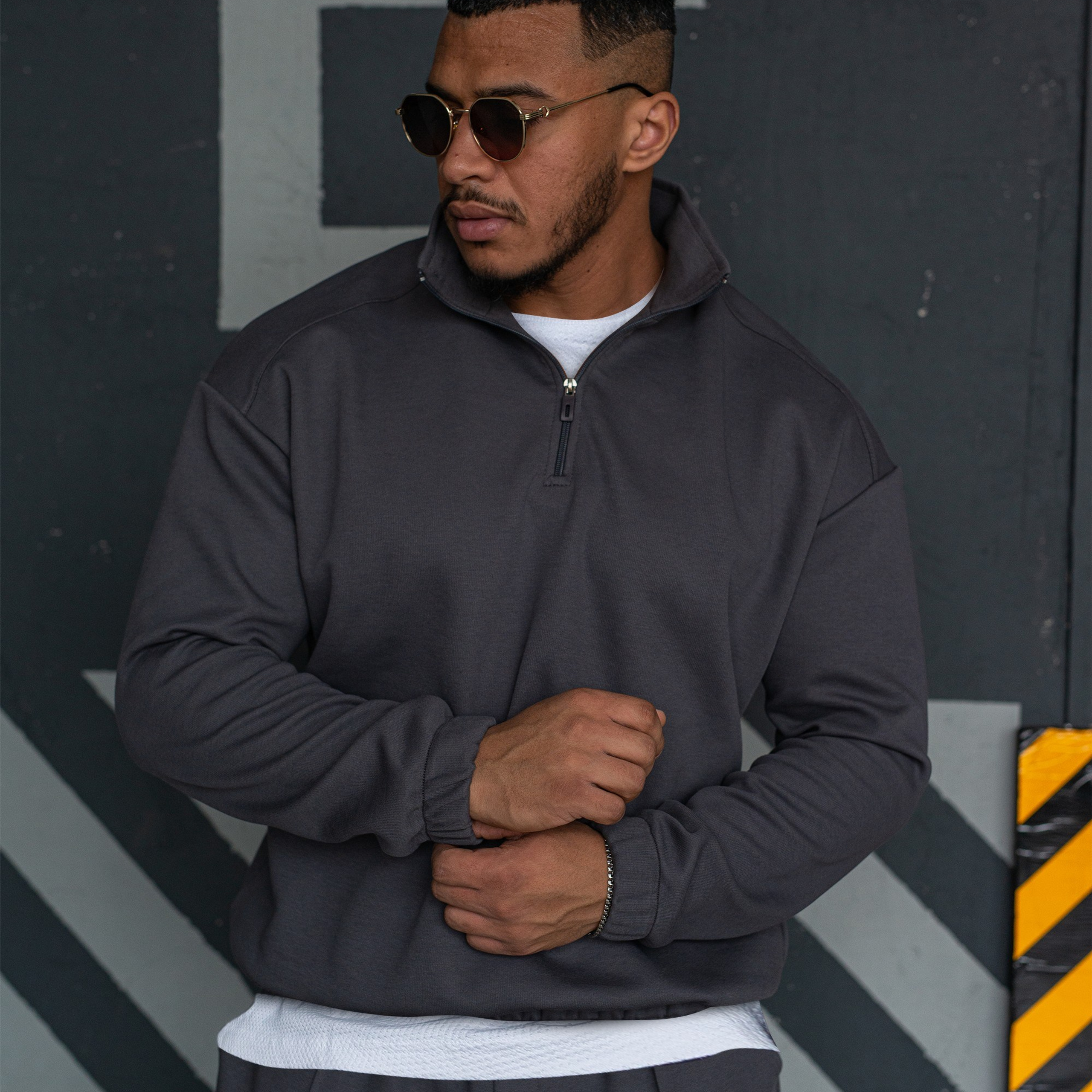 Предметное фото - стильные мужские наряды.