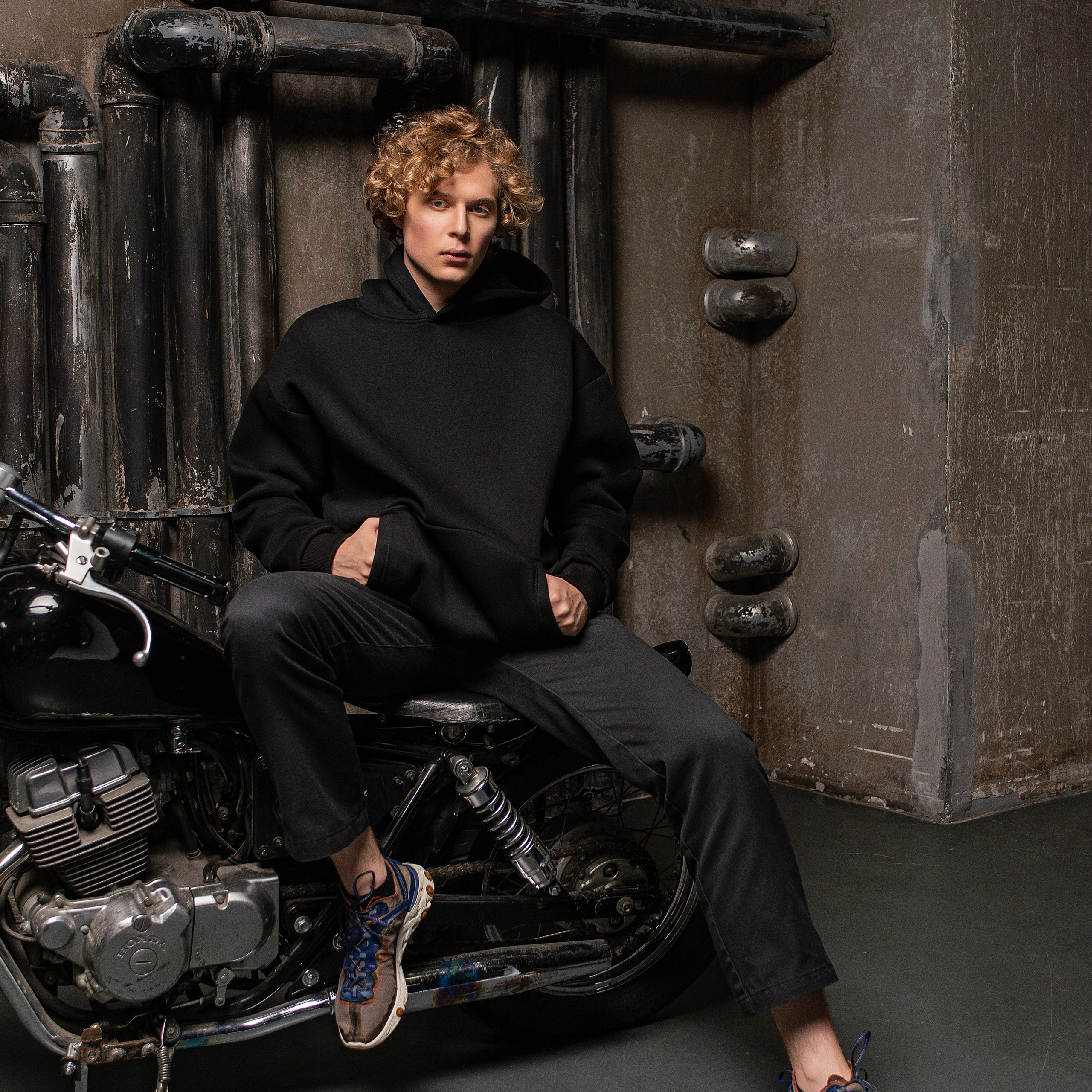 Предметное фото - элегантная мужская одежда.