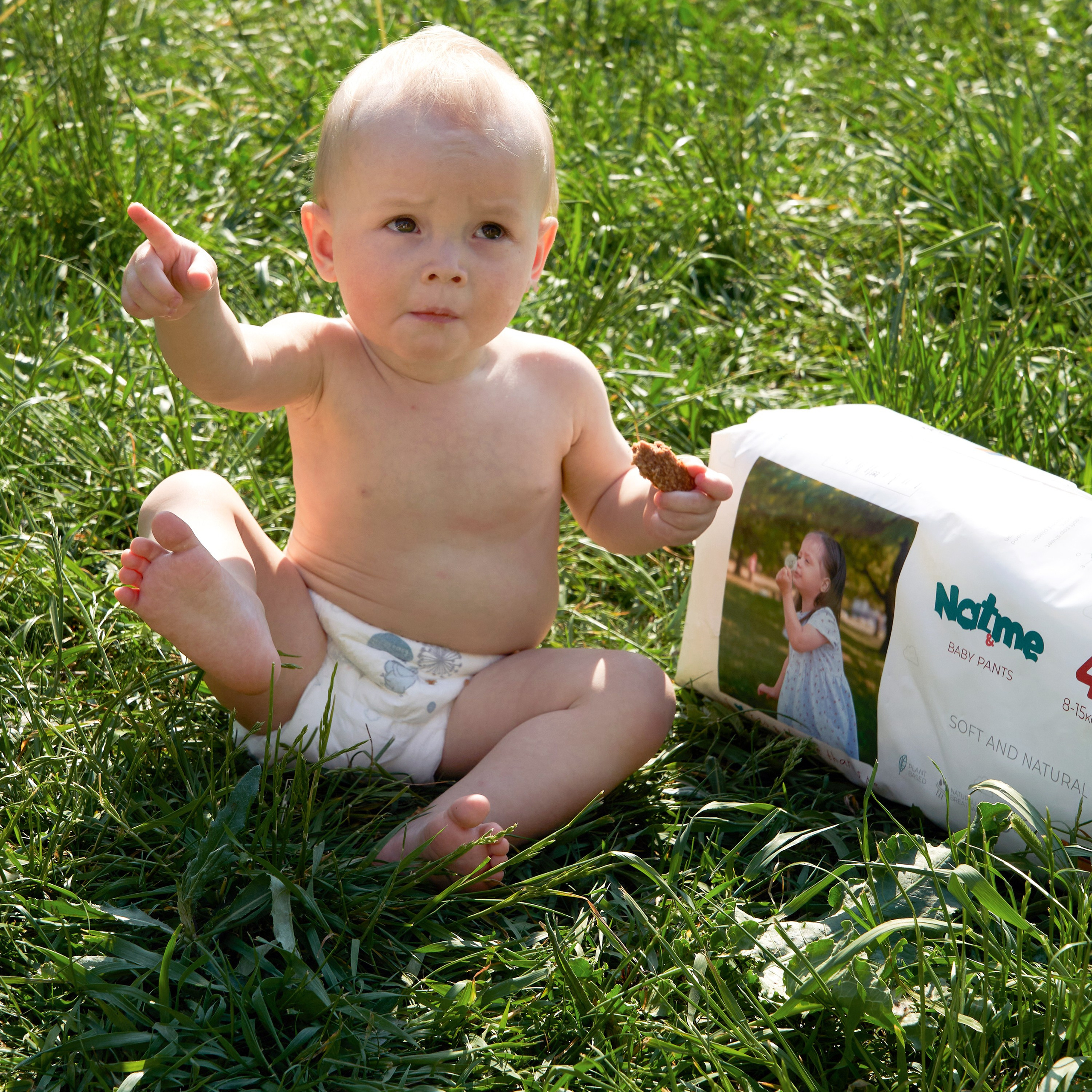 Предметная съемка детских товаров, акцентирующая на их высоком качестве и надежности.