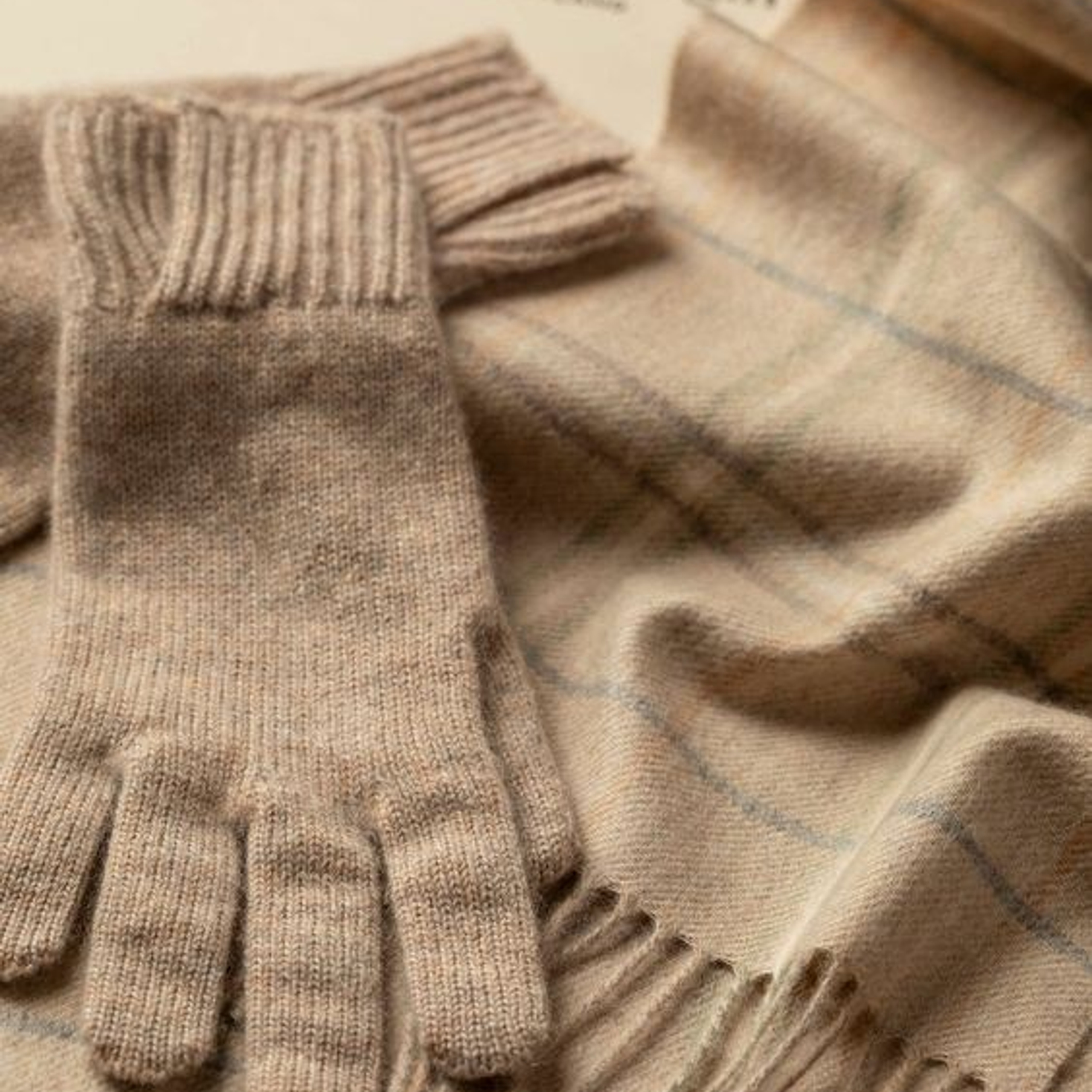 Предметная съемка аксессуара с текстурированной поверхностью.