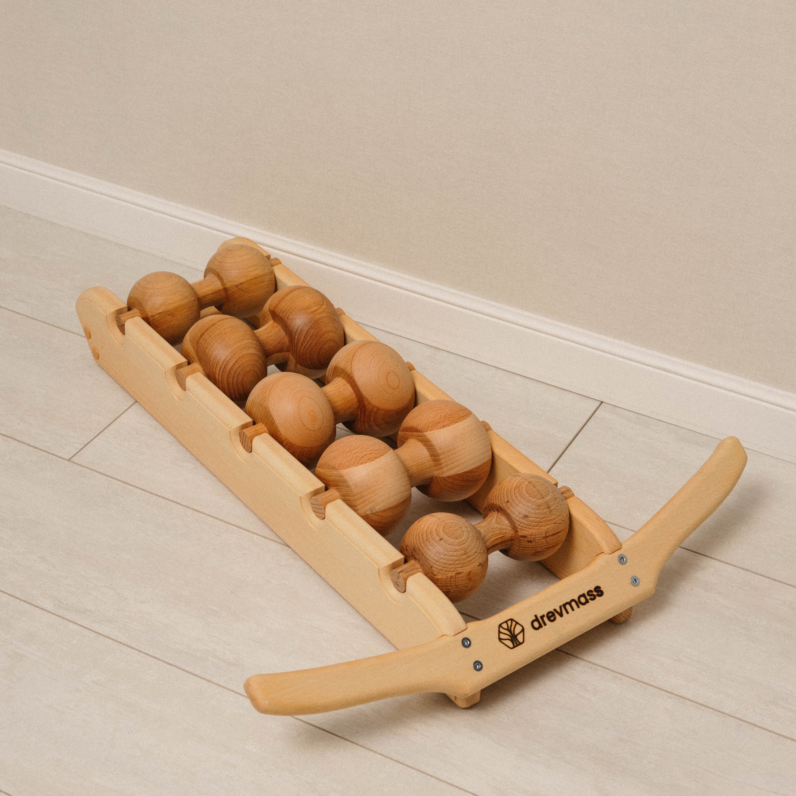 Предметное фото массажеров - снятие стресса и напряжения в домашних условиях.