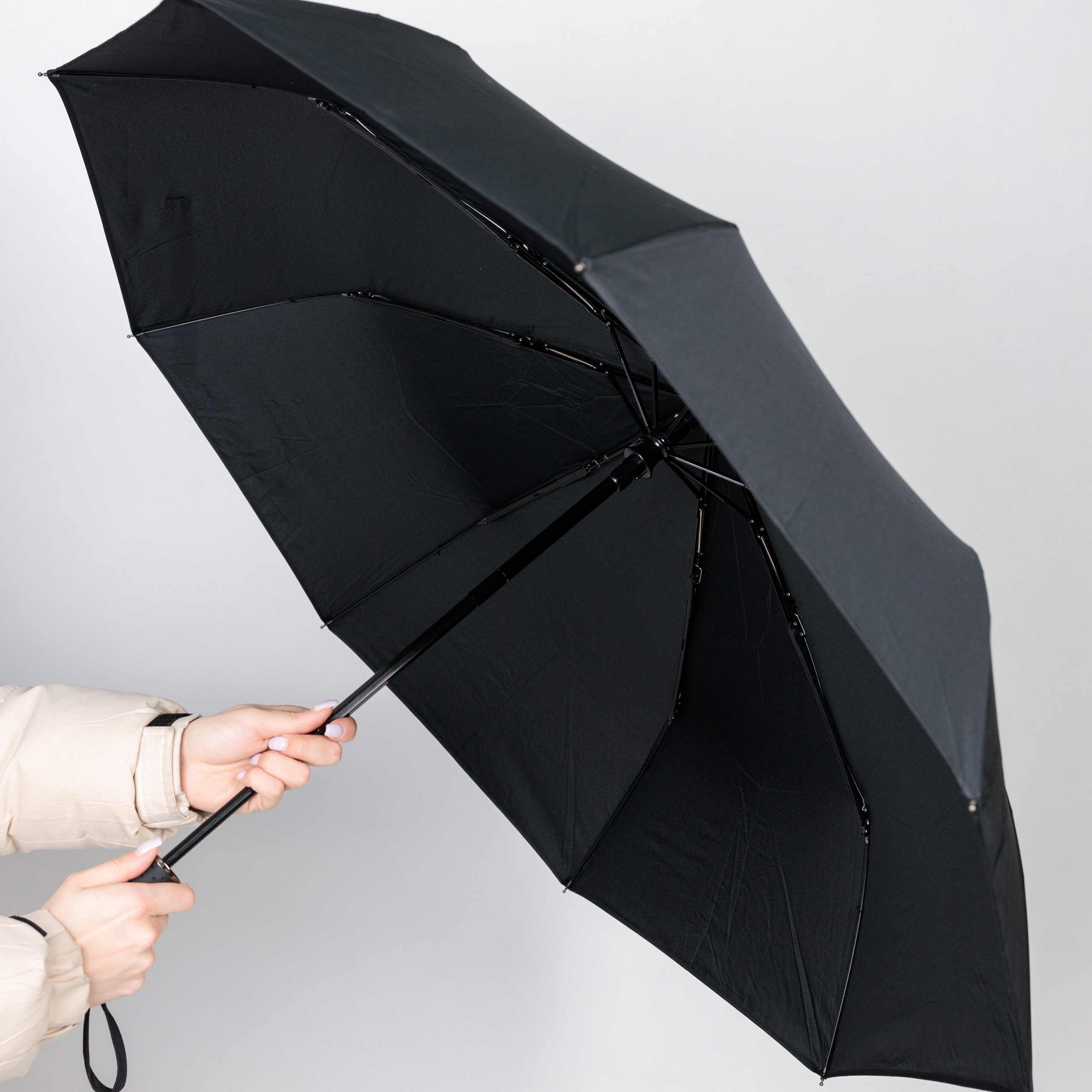 Предметная съемка аксессуаров – демонстрирует разные ракурсы, чтобы подчеркнуть их дизайн.