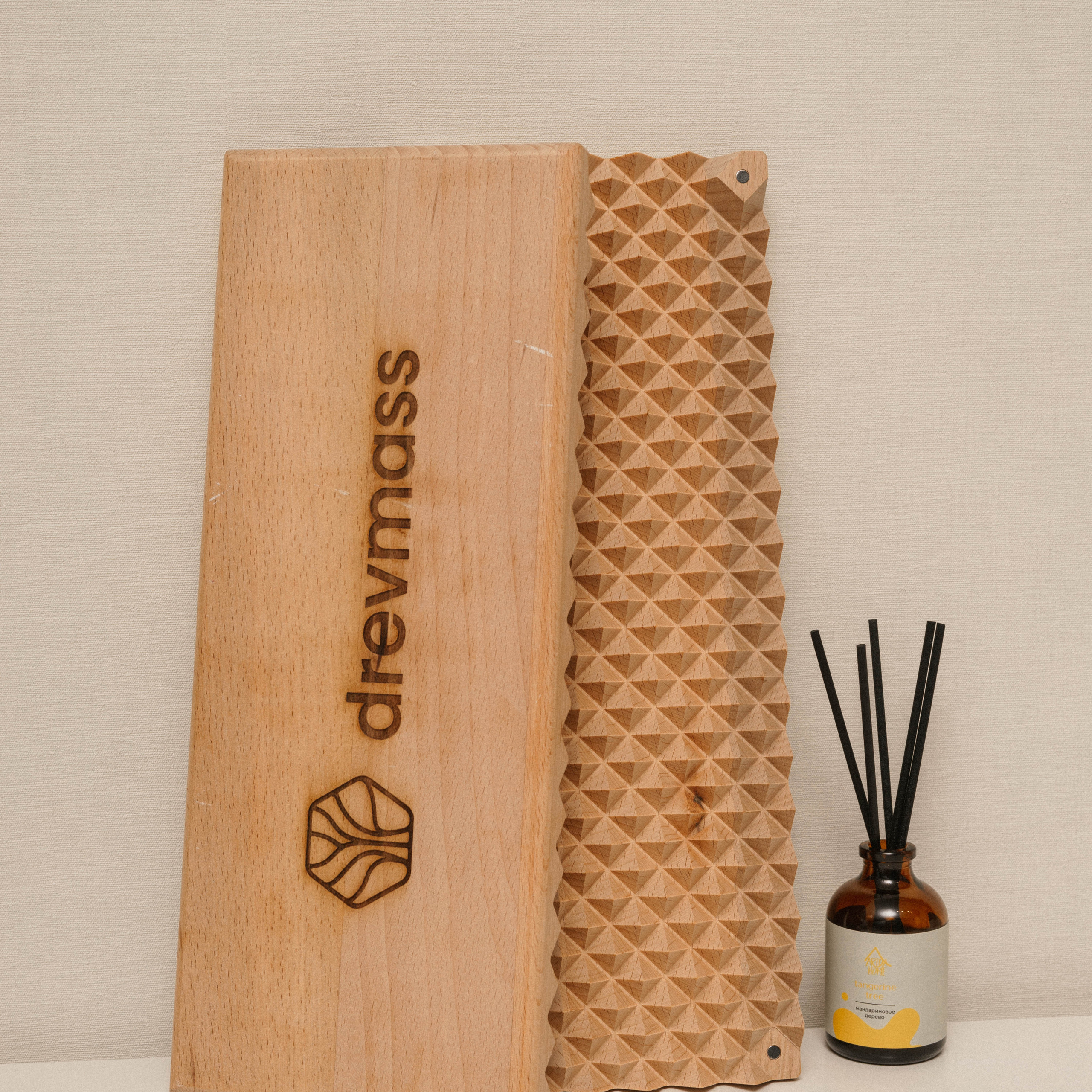 Предметное фото массажеров - ваш персональный массажист для дома.