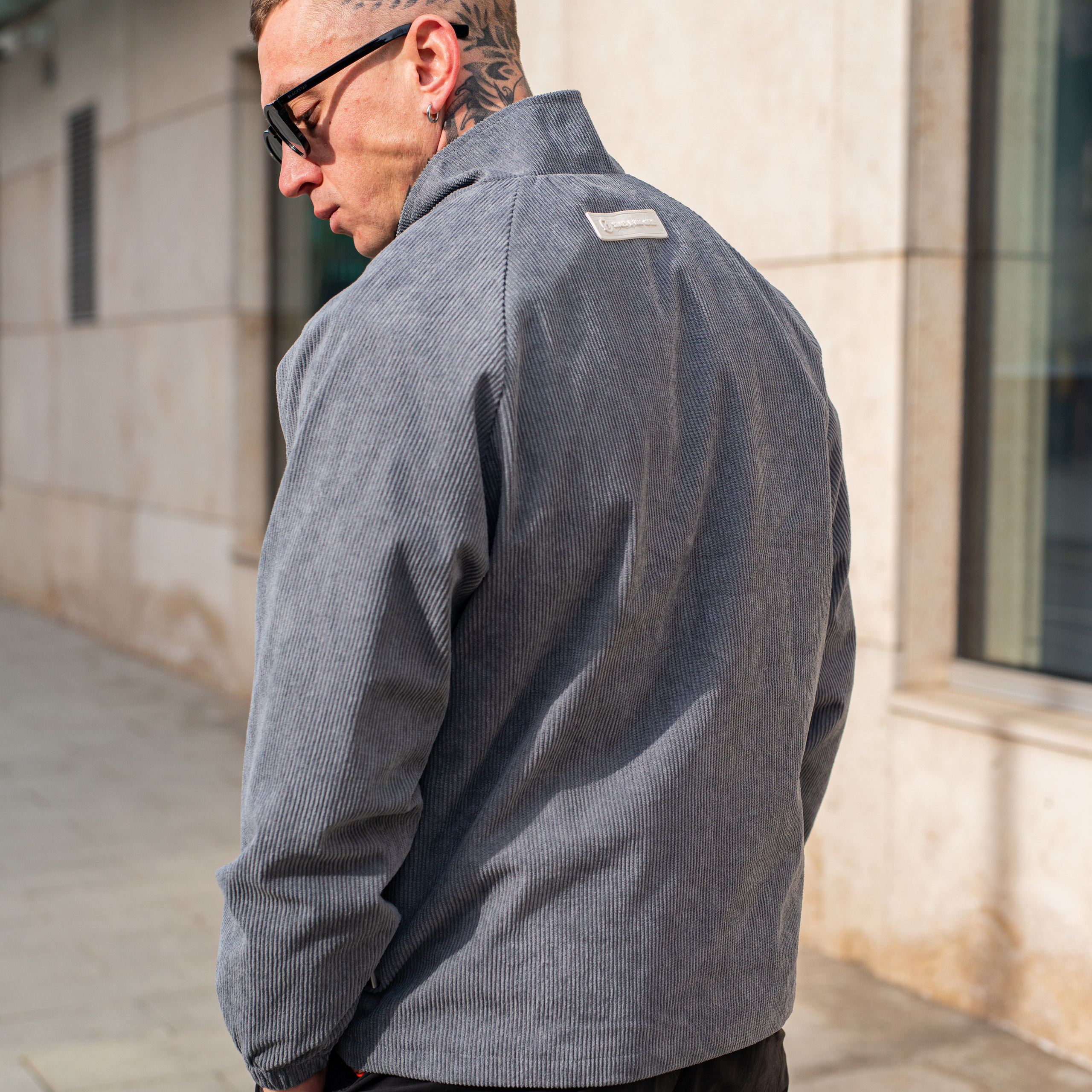 Предметное фото - модные мужские наряды.