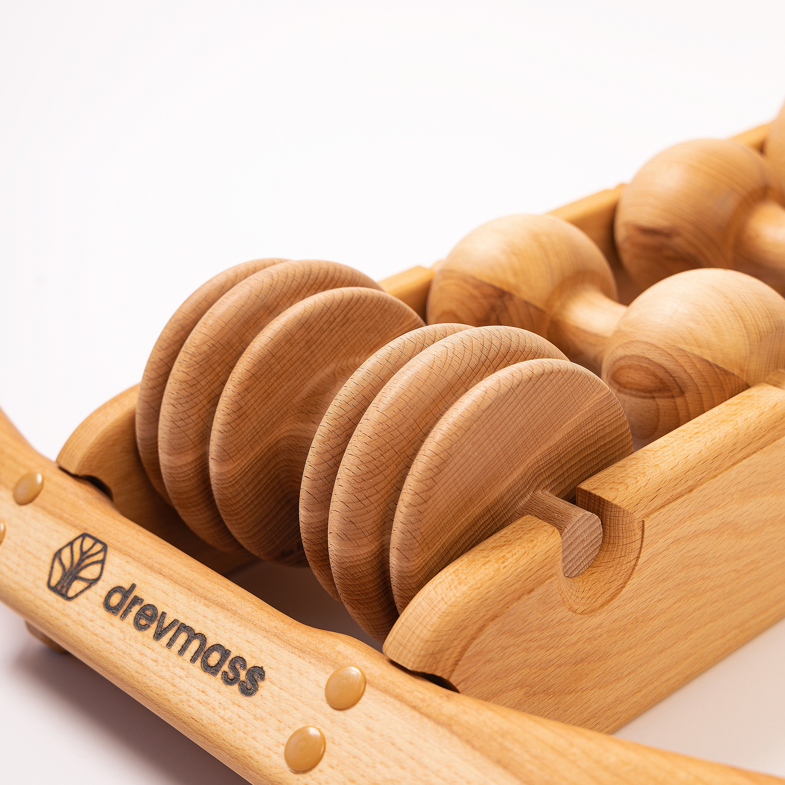 Предметное фото массажеров - здоровье и восстановление после нагрузки.