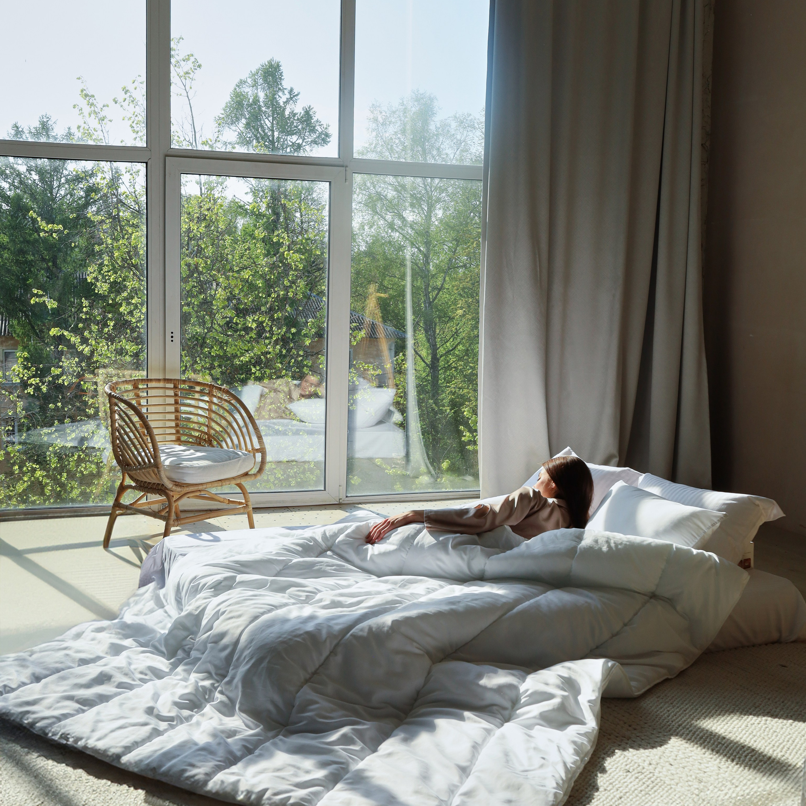 Креативная съемка для демонстрации уникальных узоров и богатой цветовой палитры.