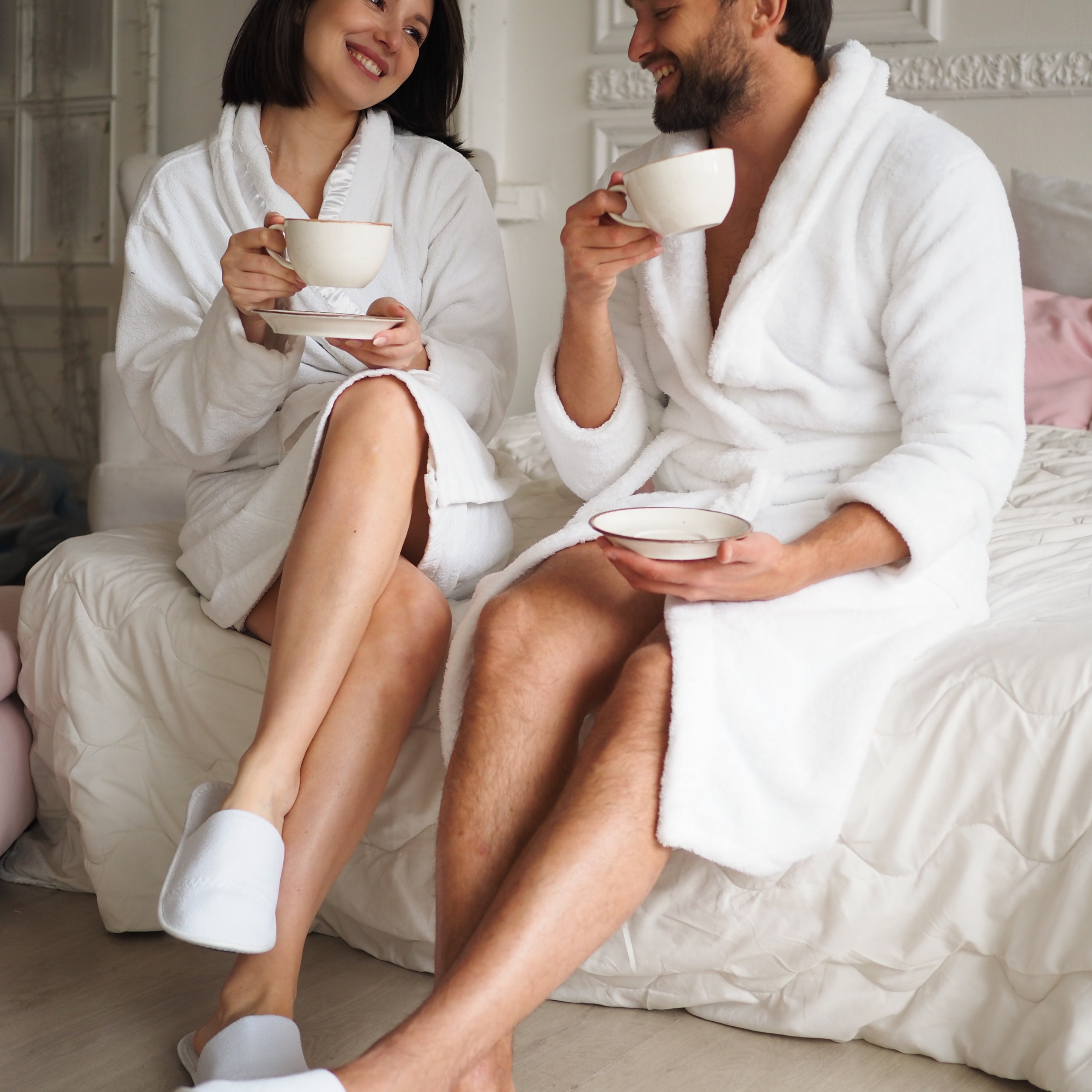 Съемка товаров для дома в естественной обстановке для акцента на их практичность.