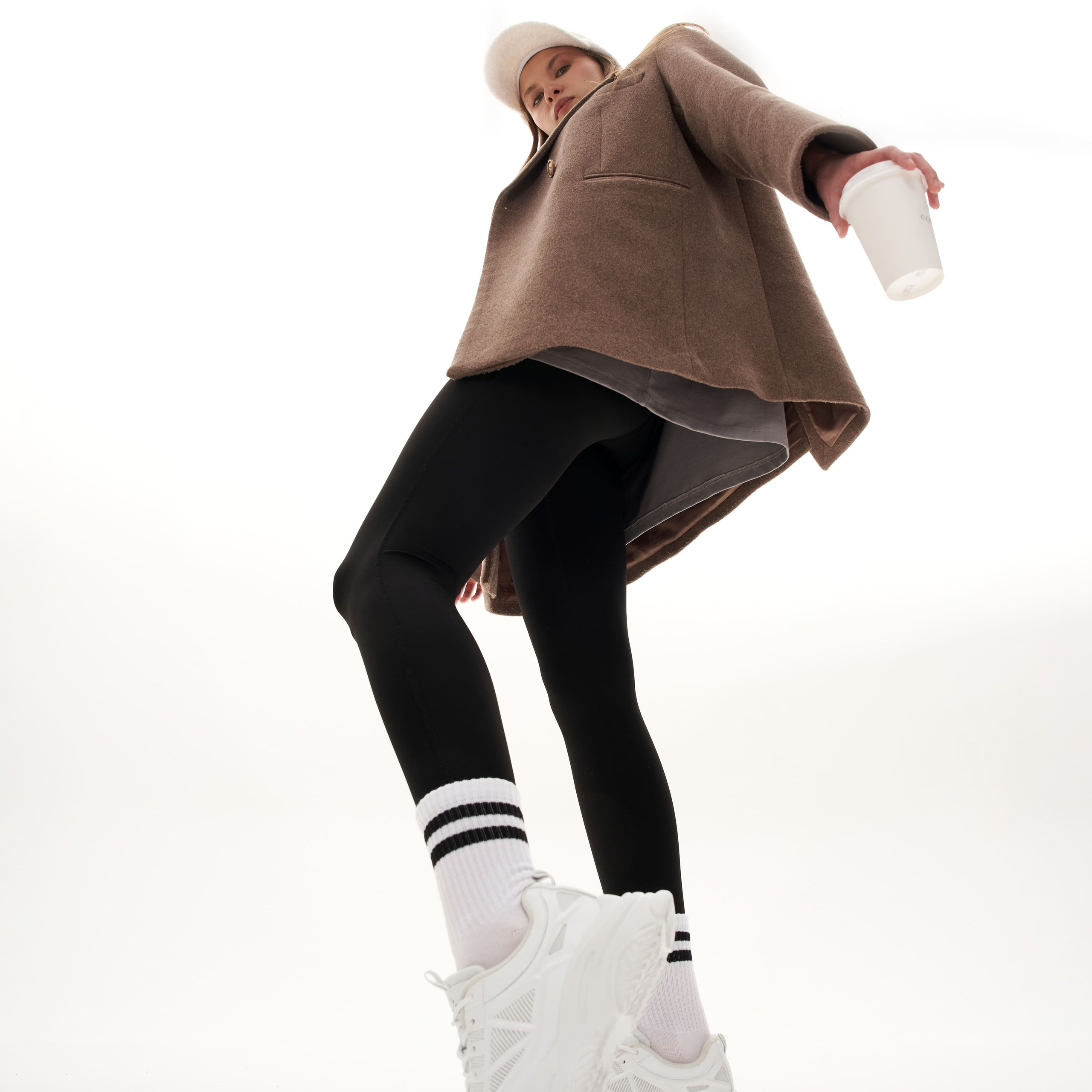 Женская одежда-предметная съемка для маркетплейсов old | Sale Easy