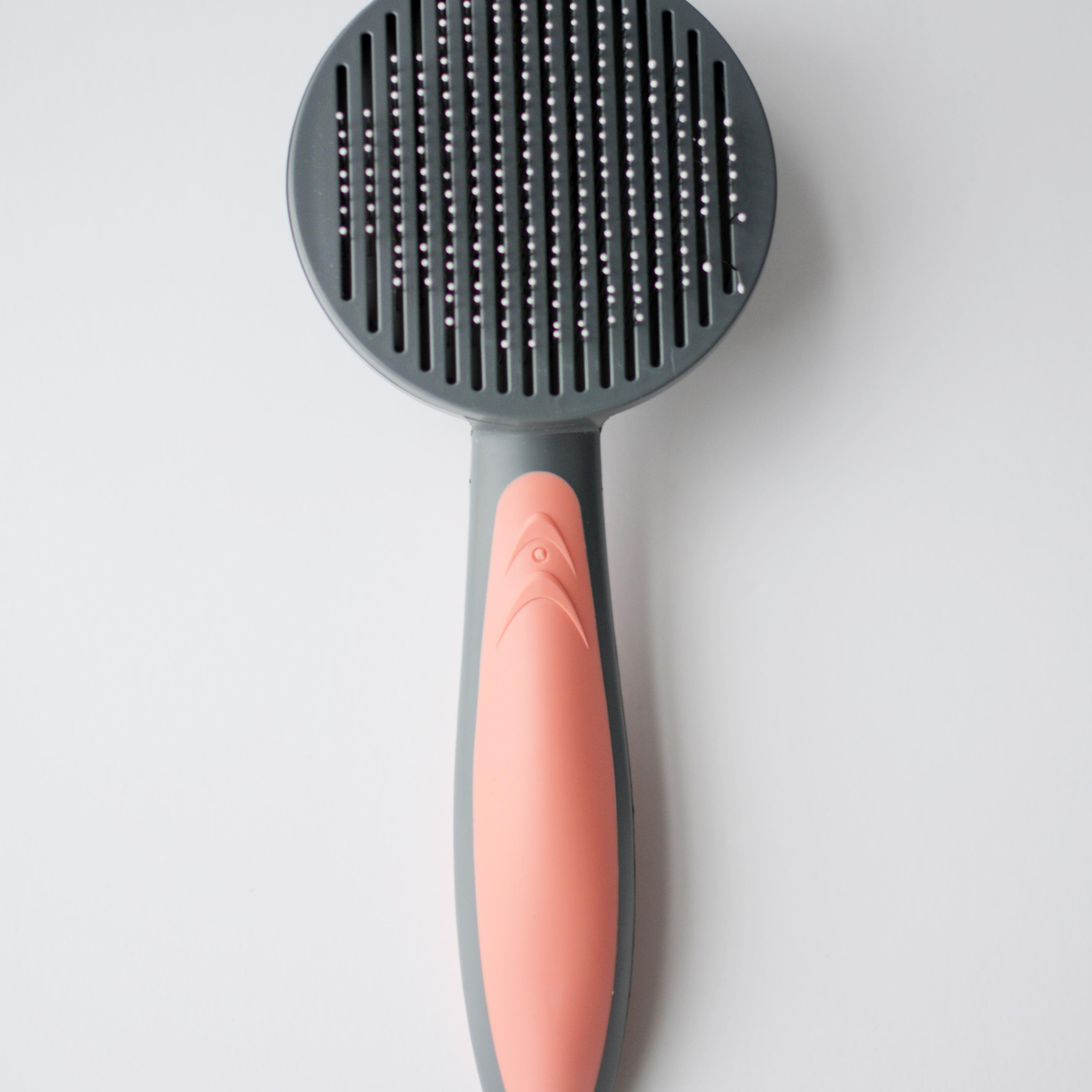 Предметное фото товаров для животных - товары, которые помогают создать уютное и безопасное окружение для вашего питомца.