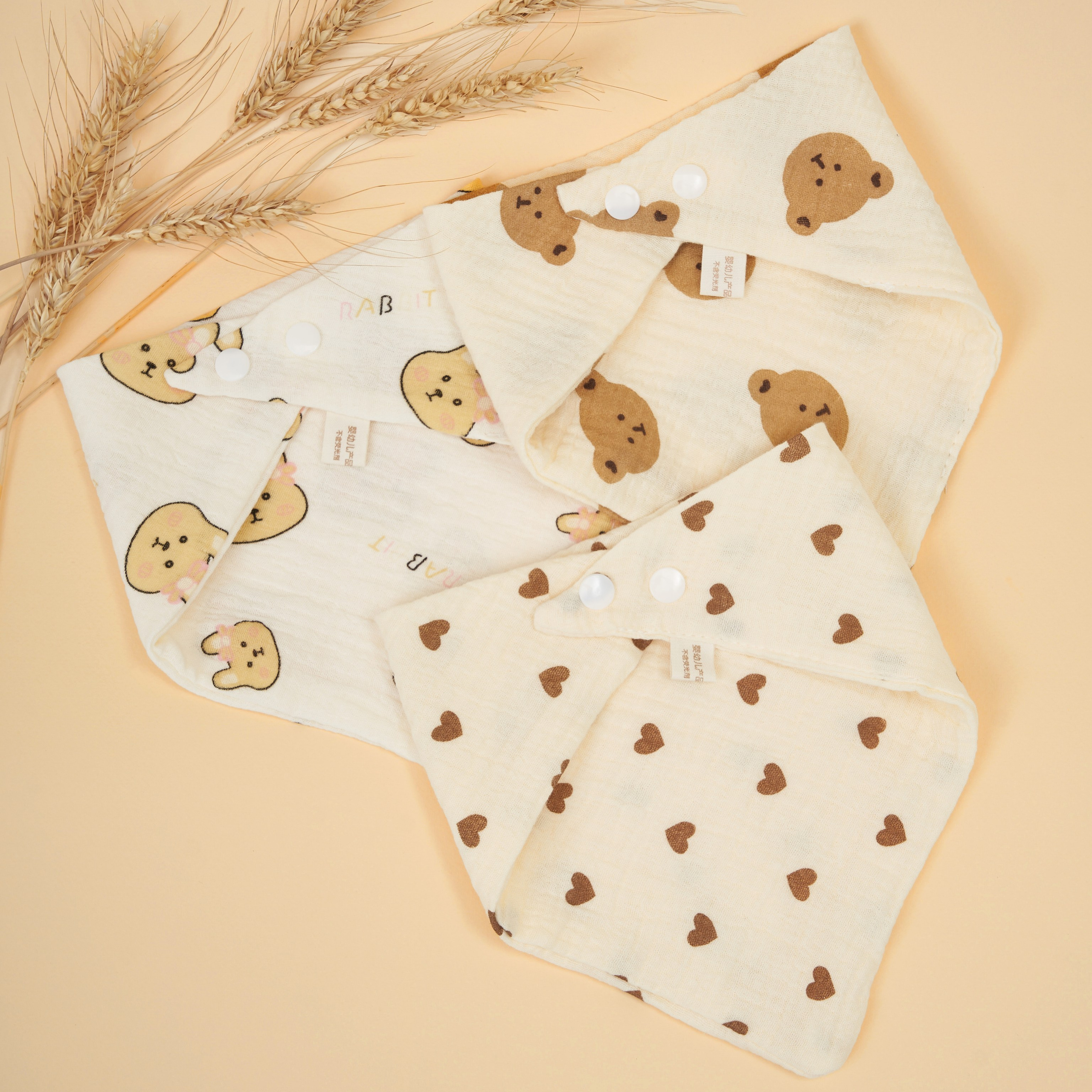 Предметная съемка детских товаров, создающая атмосферу уюта и заботы в каждом кадре.