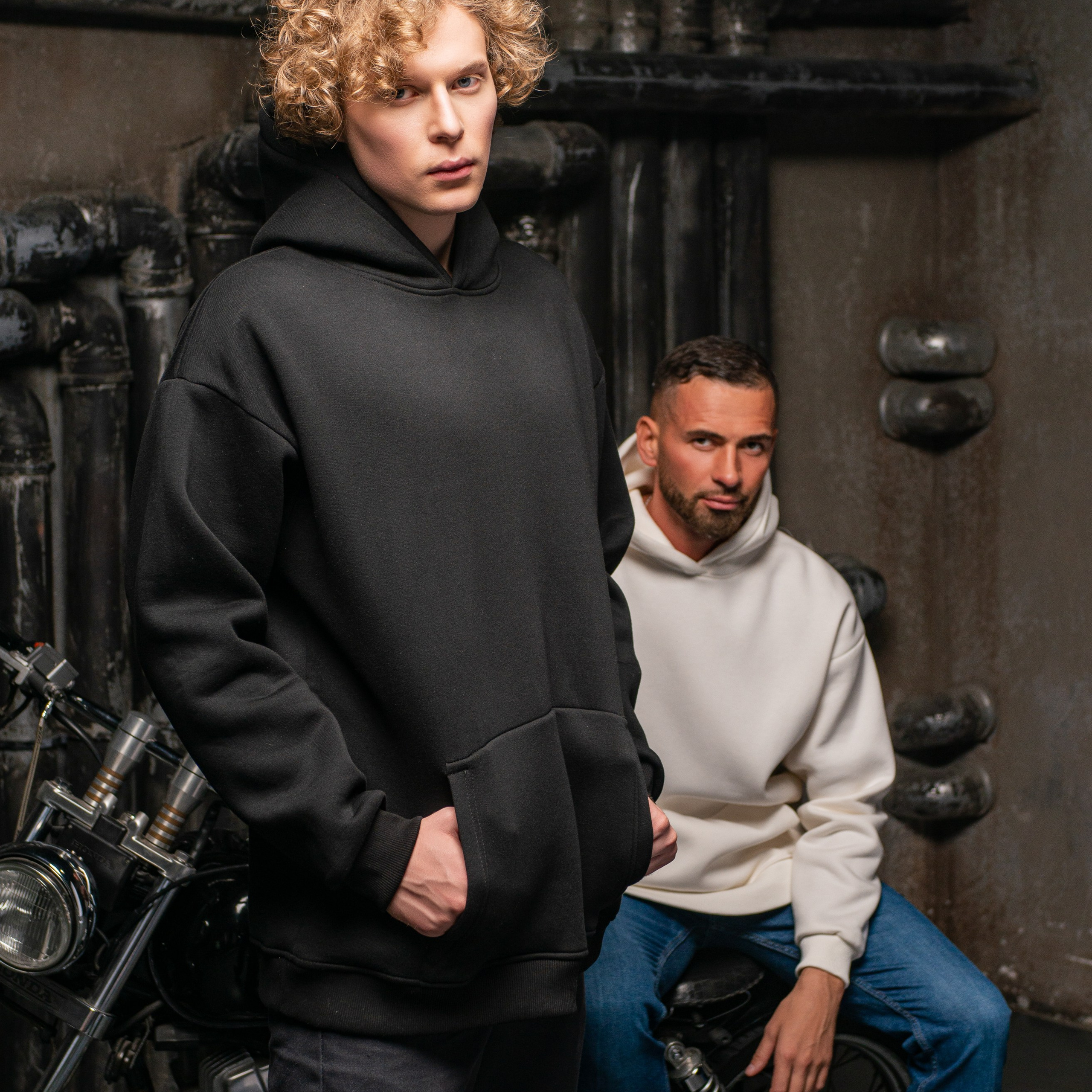 Предметное фото - модные мужские наряды.