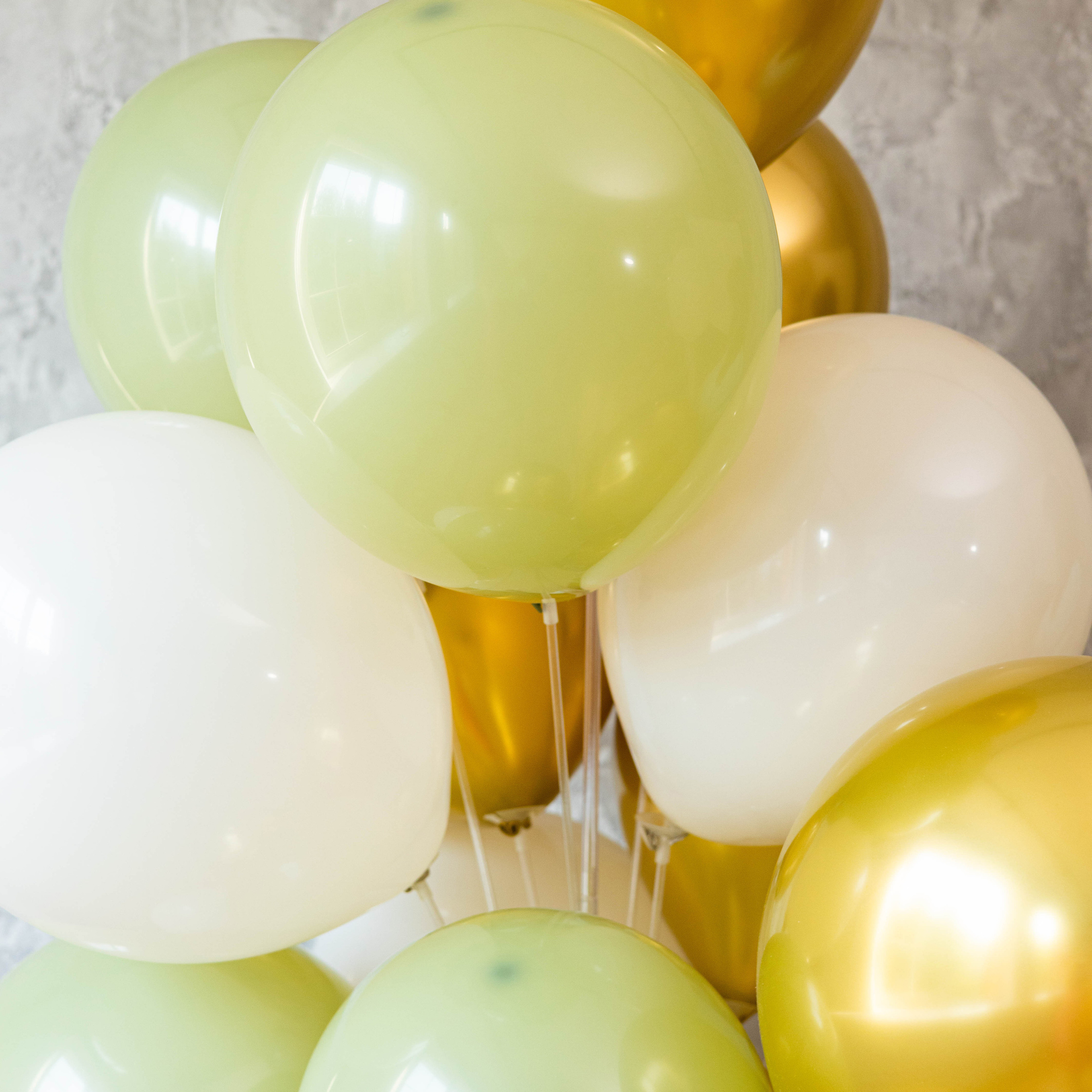 Предметное фото праздничных шаров - мечты и желания, воплощенные в каждом шарике.