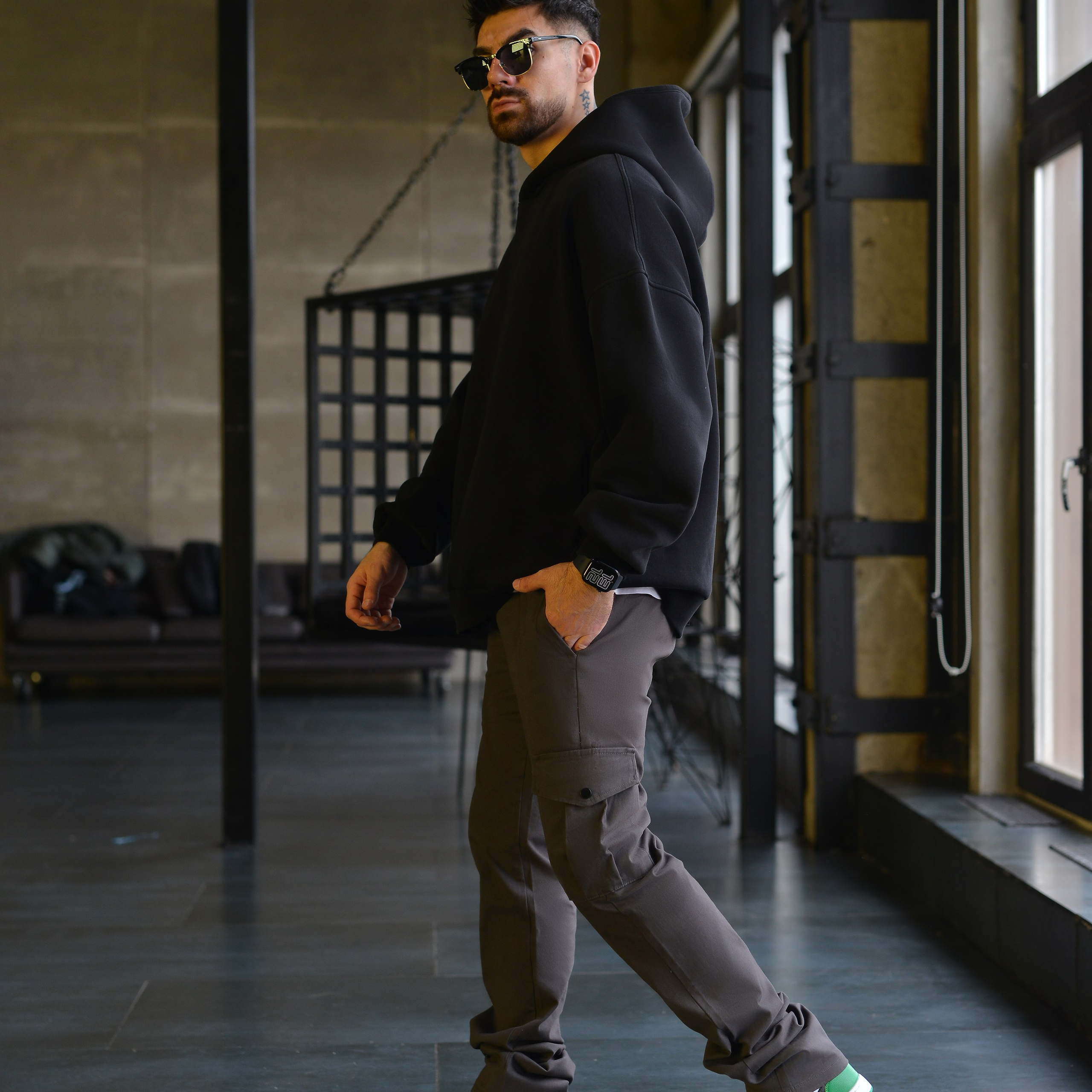 Профессиональная съемка с акцентом на разнообразие фасонов и моделей