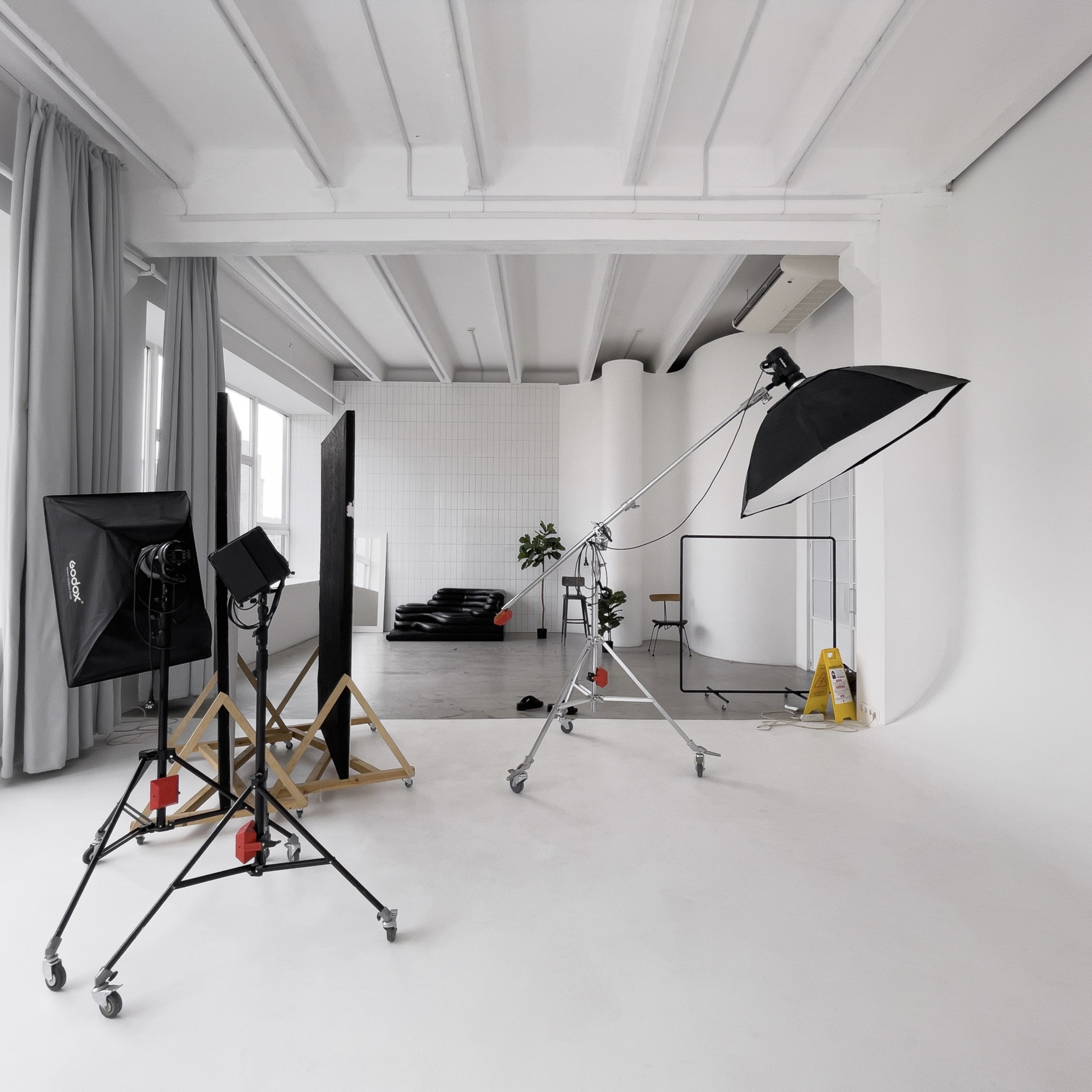 FOCUS — зал «Wave» с циклорамой