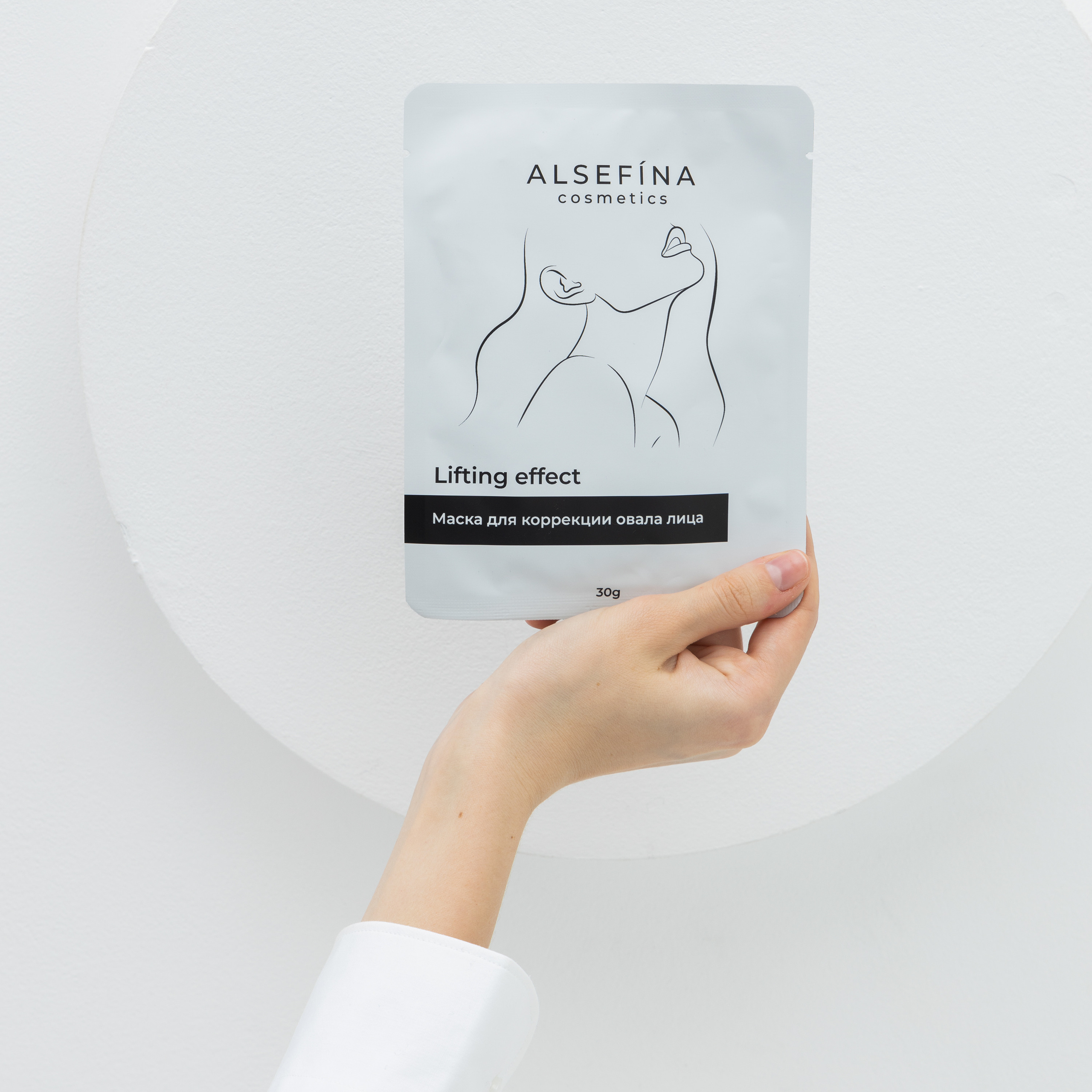 Предметное фото БАДов, витаминов и уходовой косметики - ваш ключ к здоровой и ухоженной коже, волосам и ногтям.