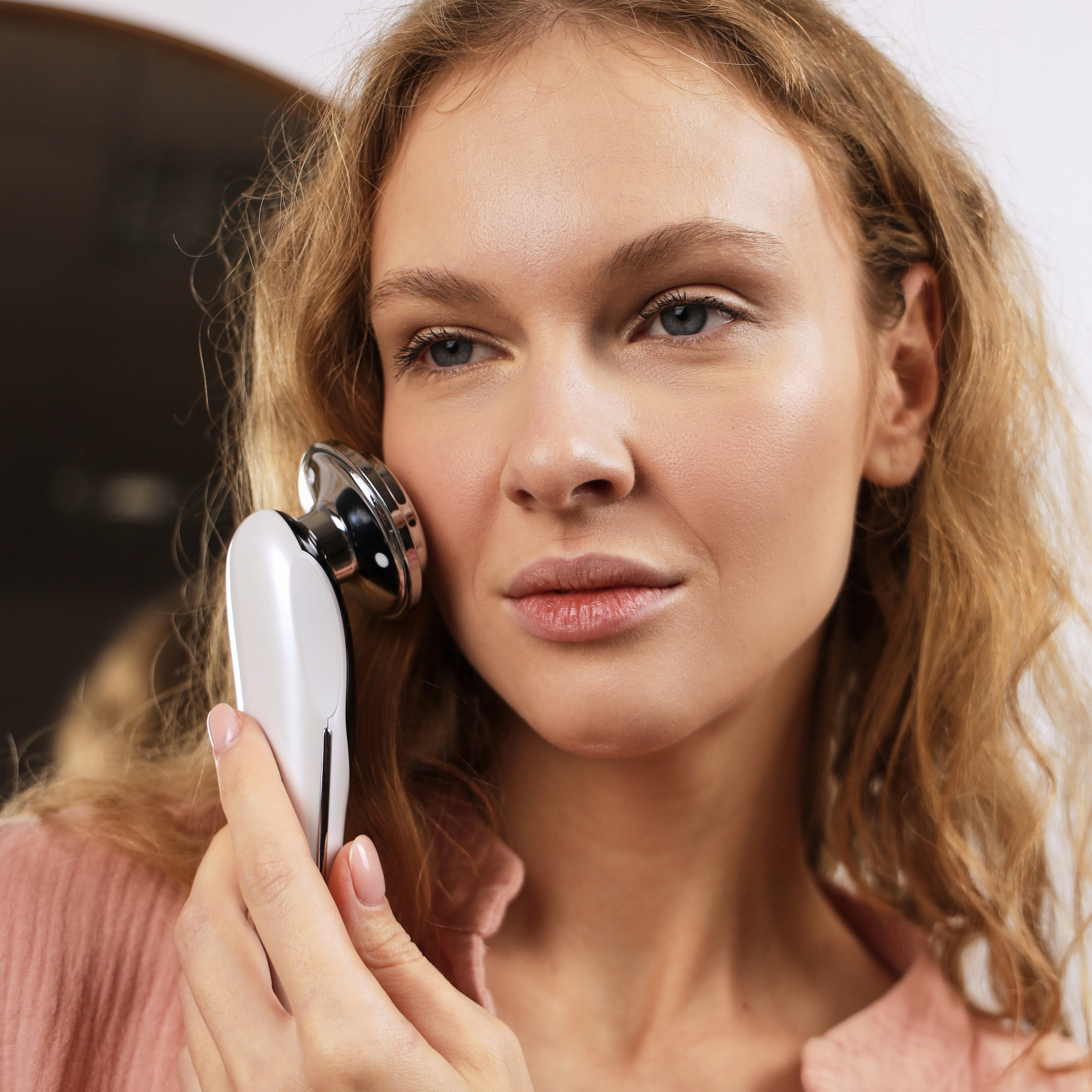 Предметное фото массажеров - расслабление и восстановление в домашних условиях.