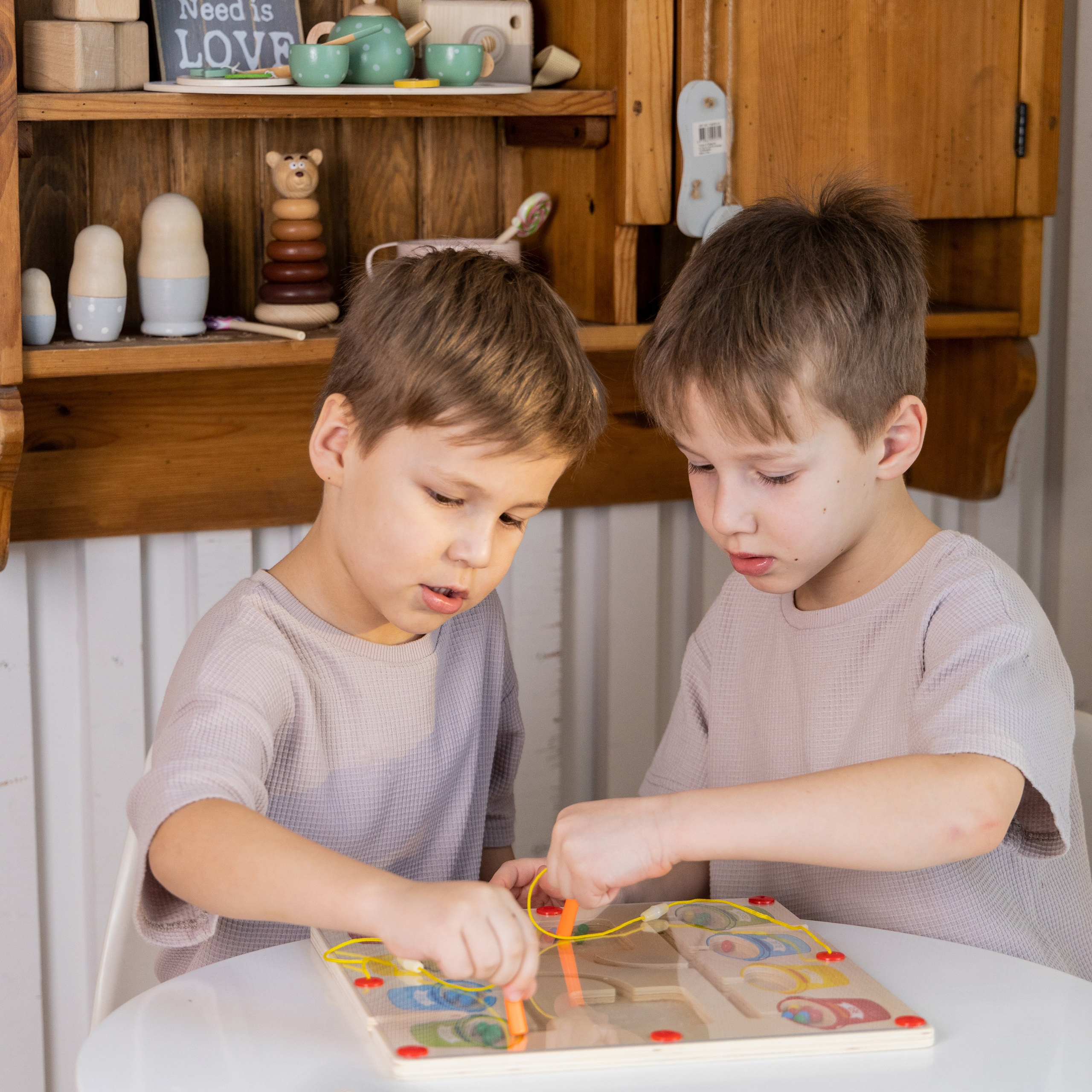 Предметное фото детских товаров - товары, способствующие развитию и творчеству вашего малыша.