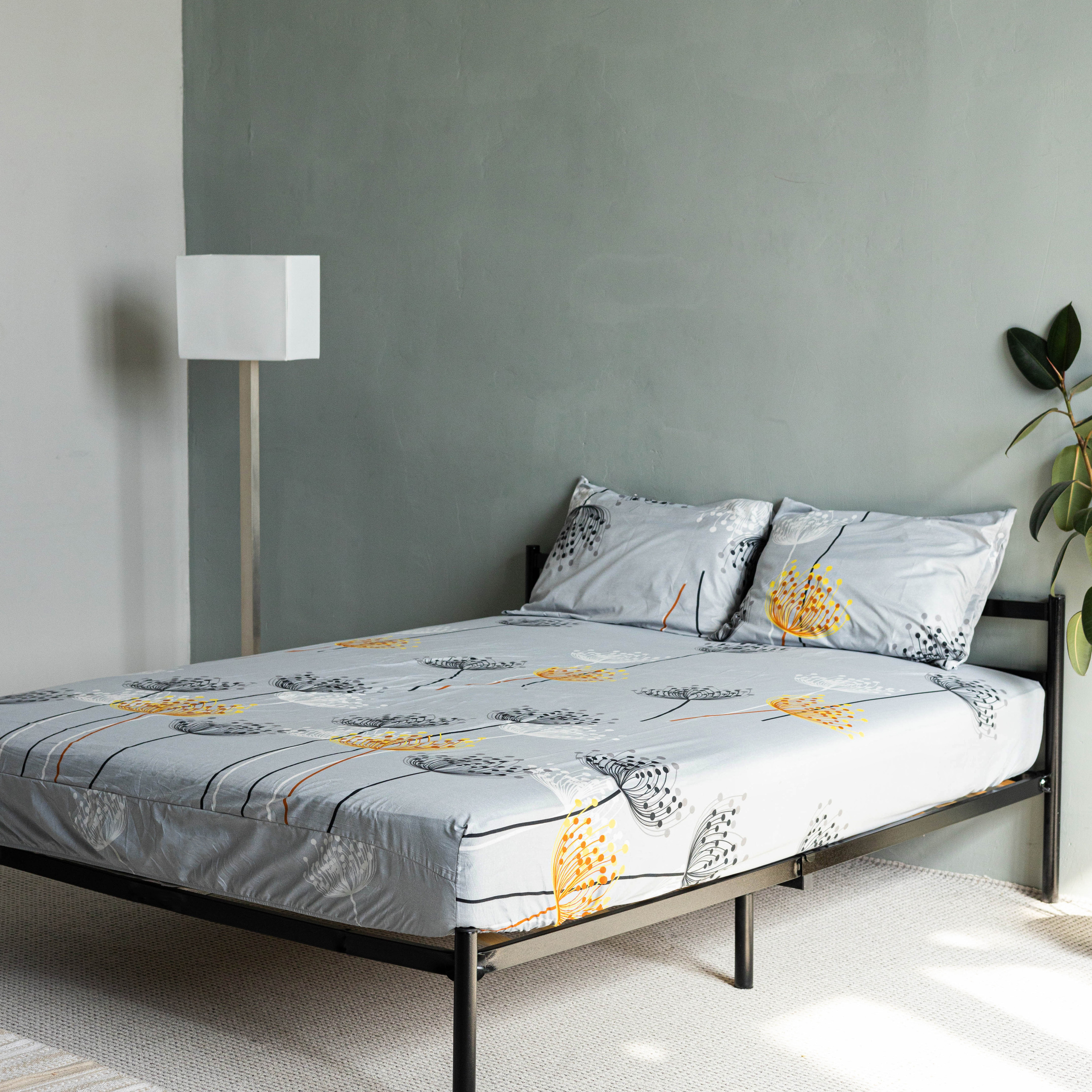 Съемка постельного белья с акцентом на стильные и современные детали.