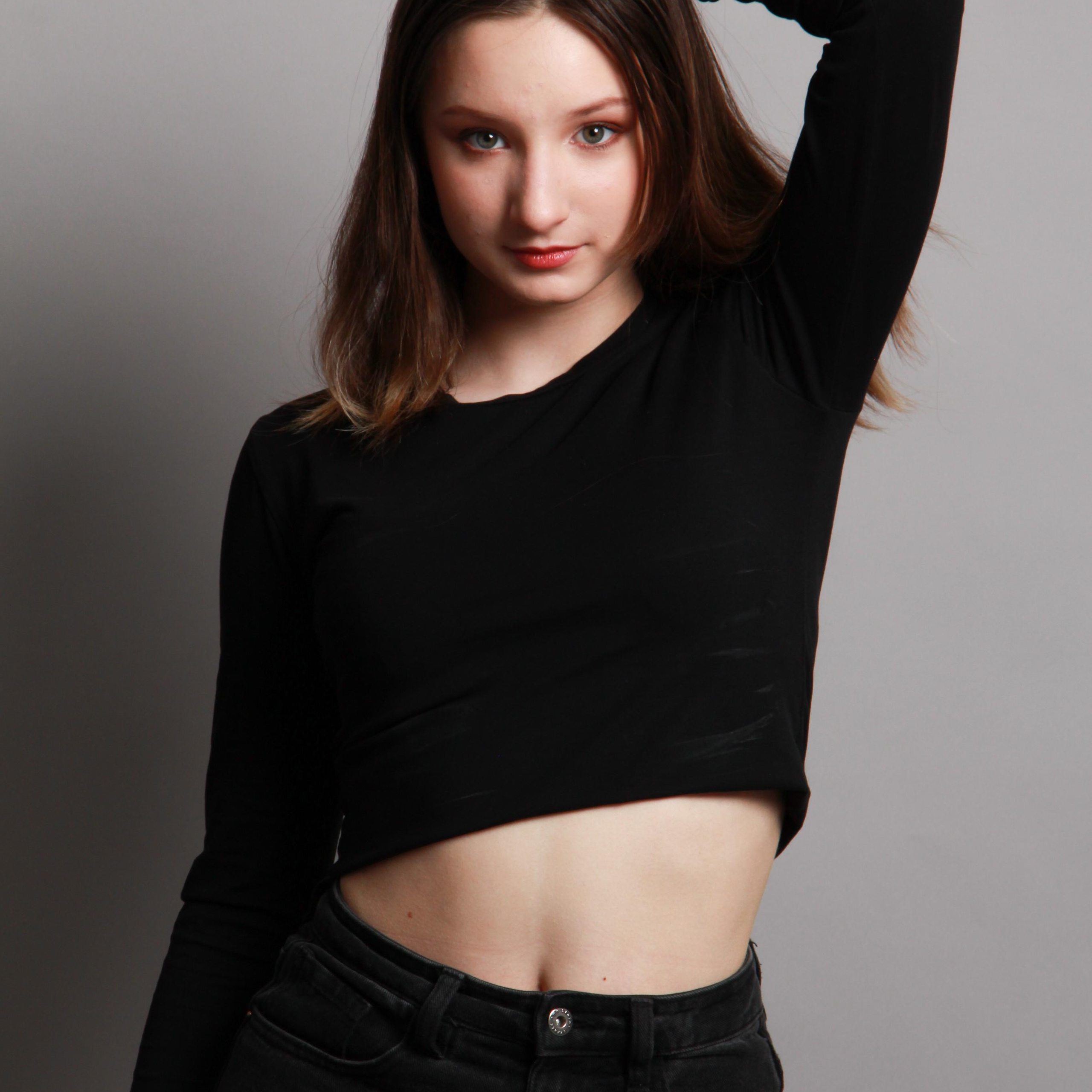 Арина | id 22004