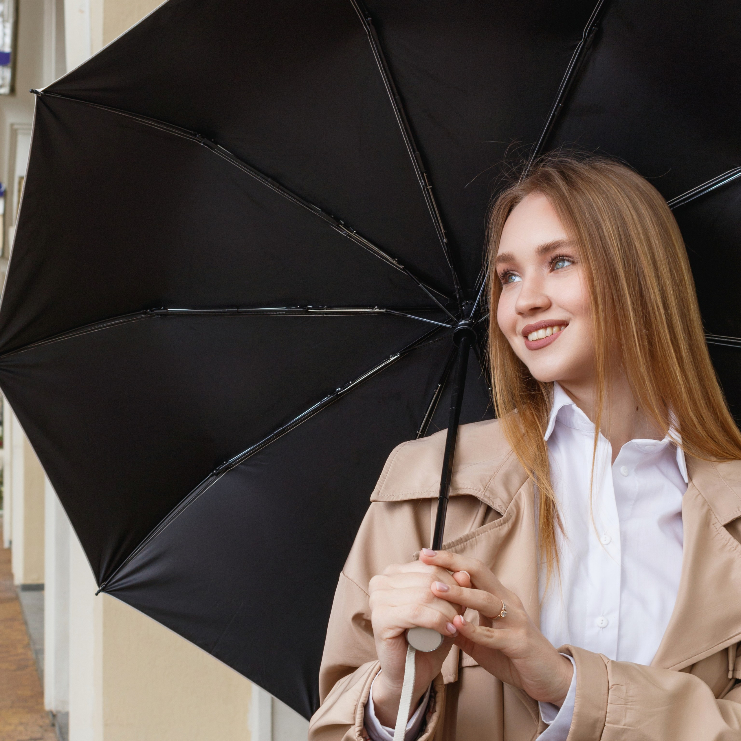 Предметная съёмка аксессуаров — акцентирует внимание на их долговечности и качестве материалов.