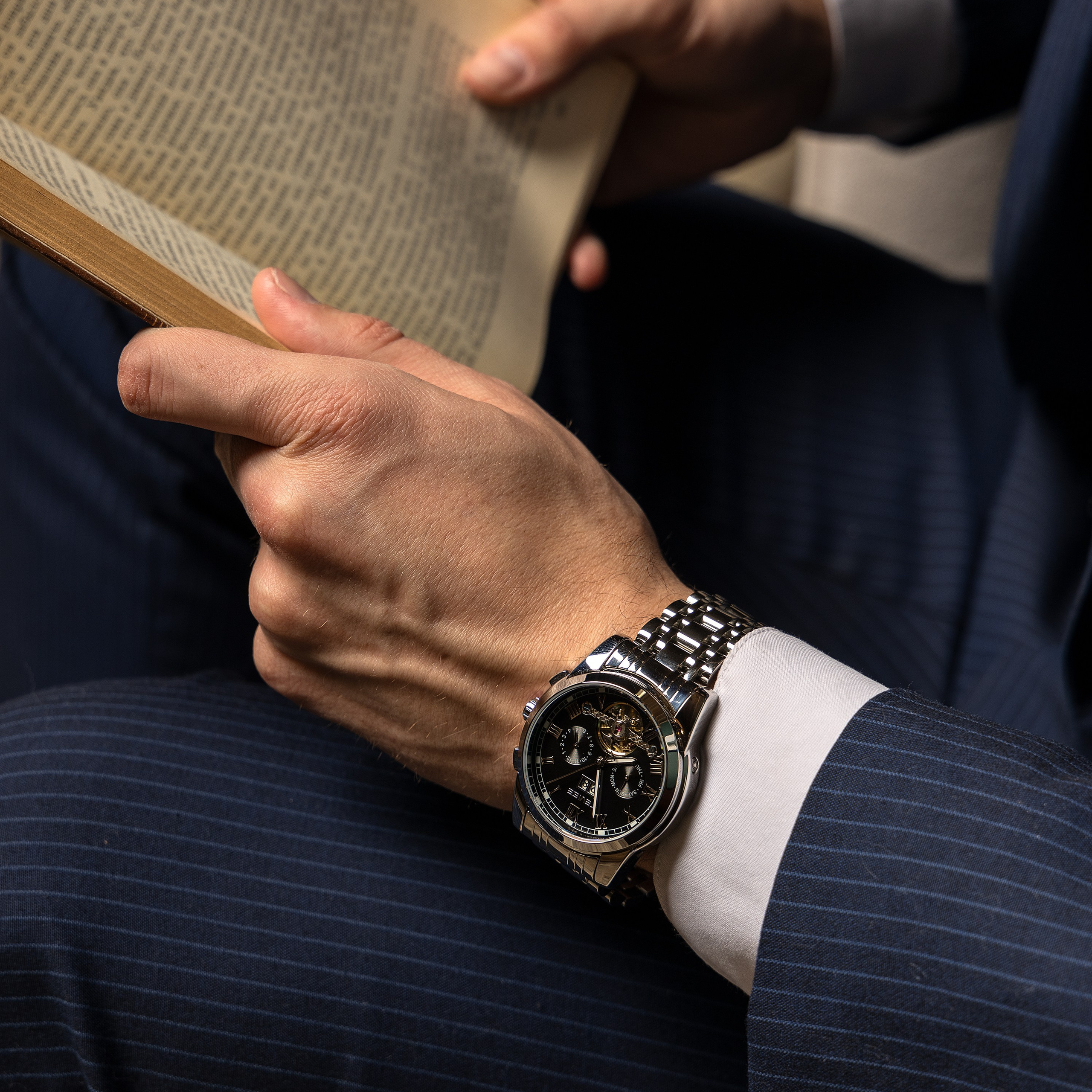 Предметная съемка часов – создает атмосферу, связанную с роскошью и престижем.