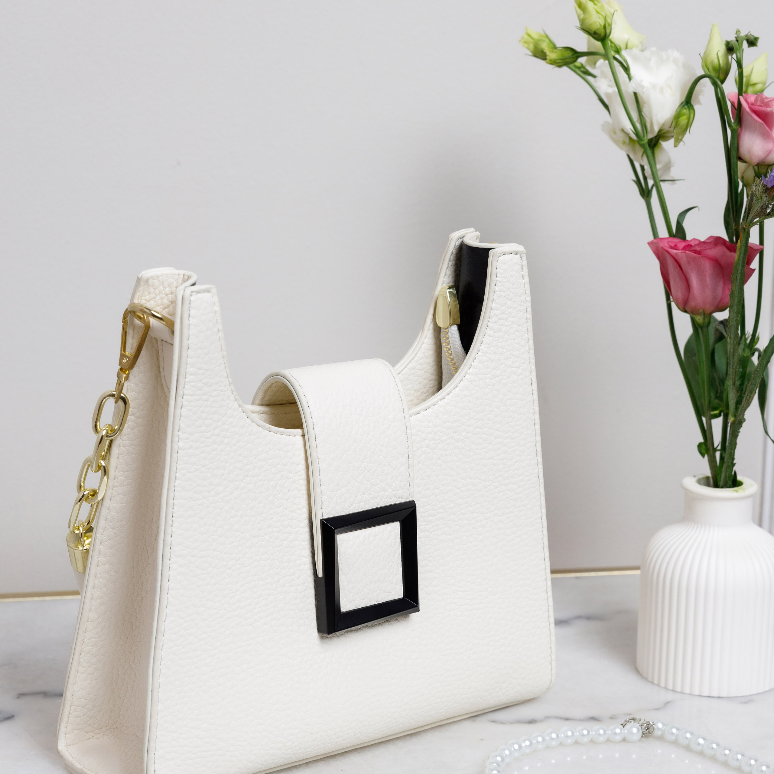 Эстетичная съемка, подчеркивающая индивидуальность и стиль каждой модели.