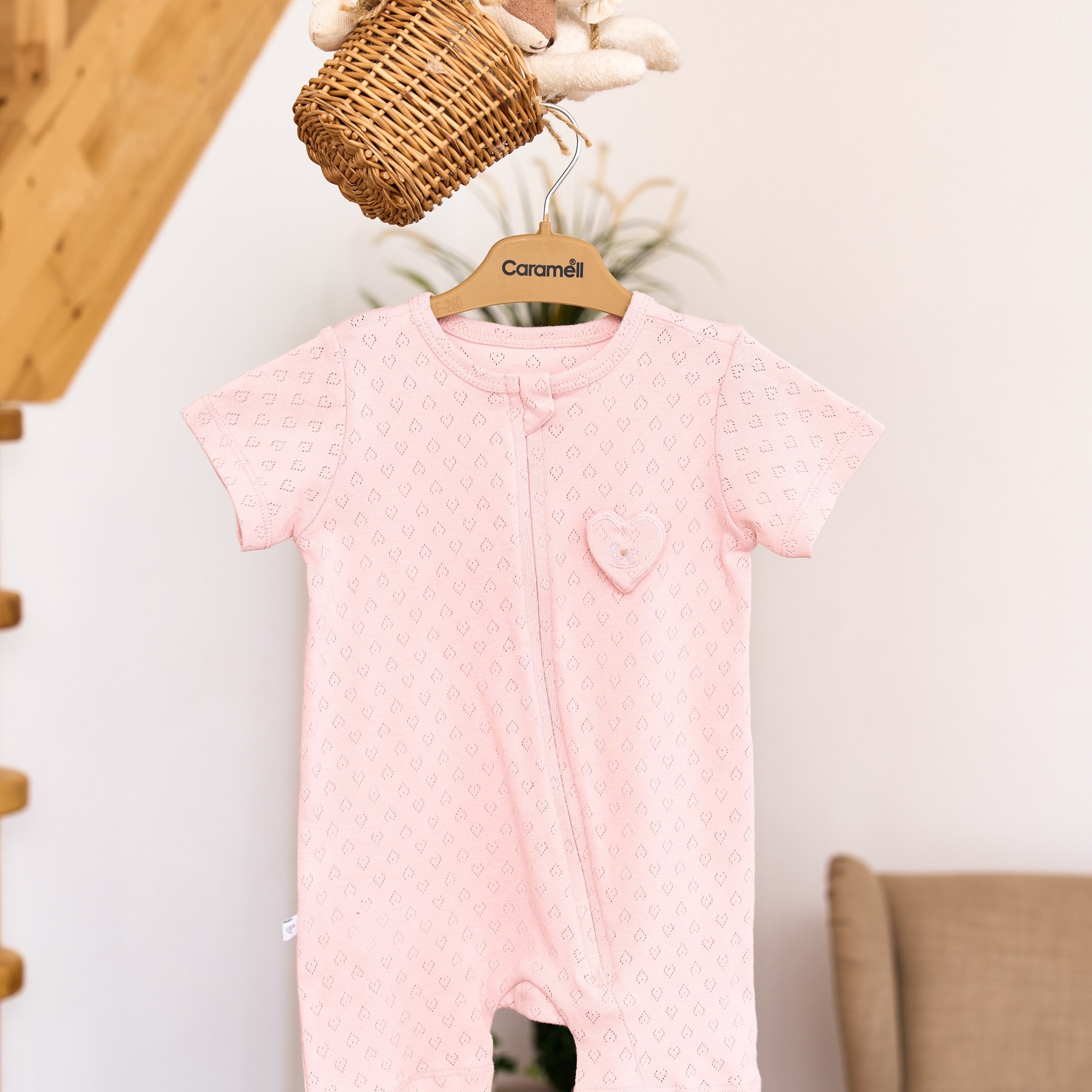 Предметная съемка детских товаров, создающая вдохновляющие моменты для родителей и детей.